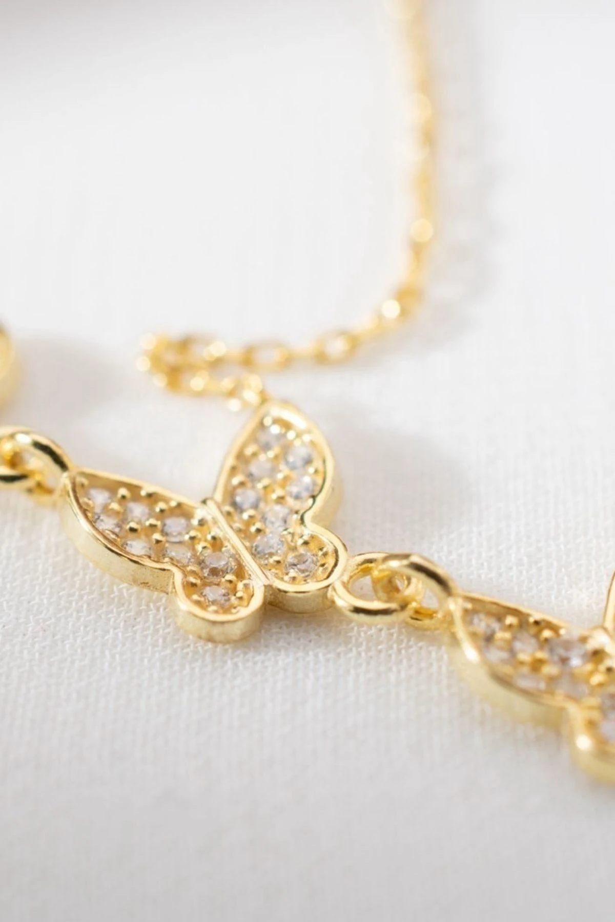 Gümüş Akışlı Kelebek Kolye