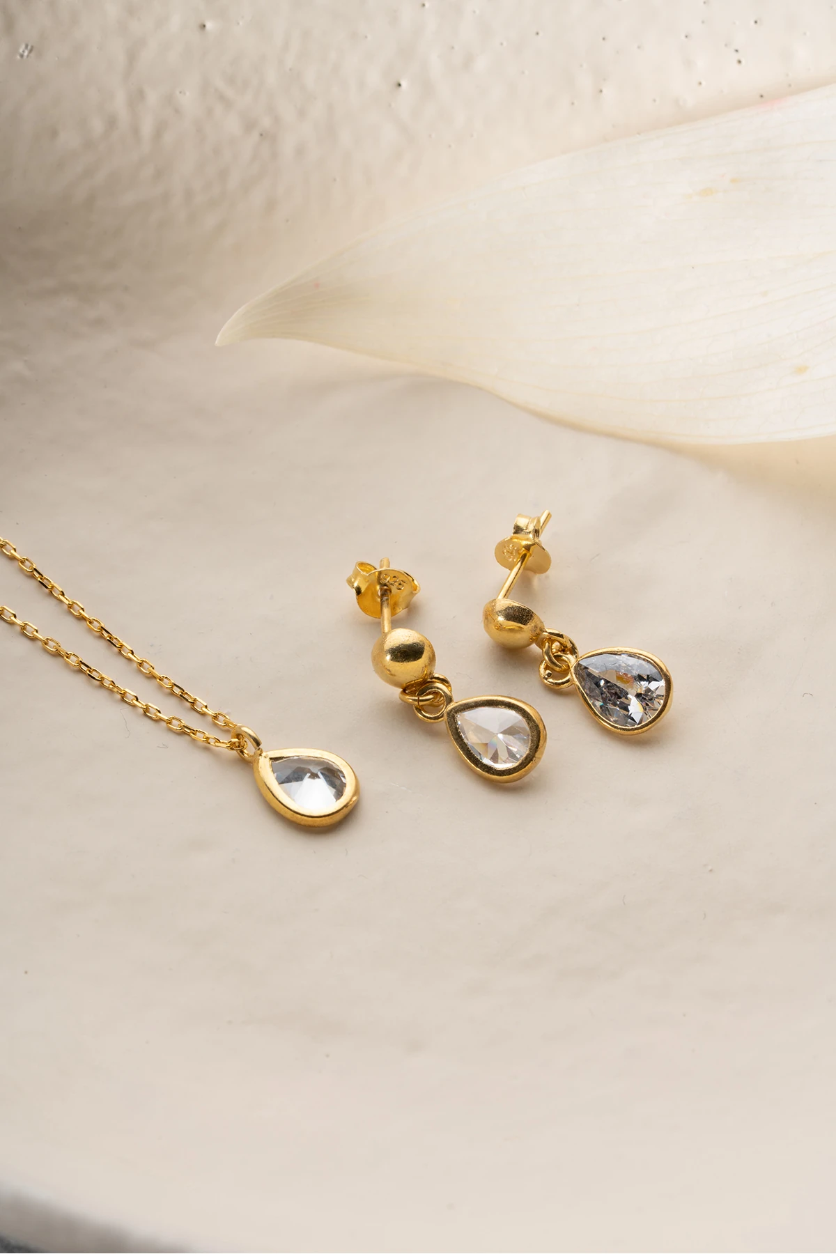 Gümüş Taşlı Damla Takı Seti