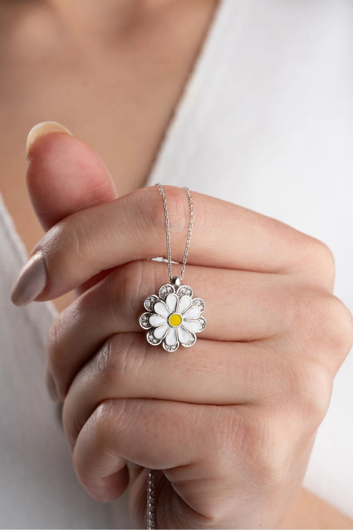 Gümüş Zirkon Taşlı Dönebilen Papatya Kolye