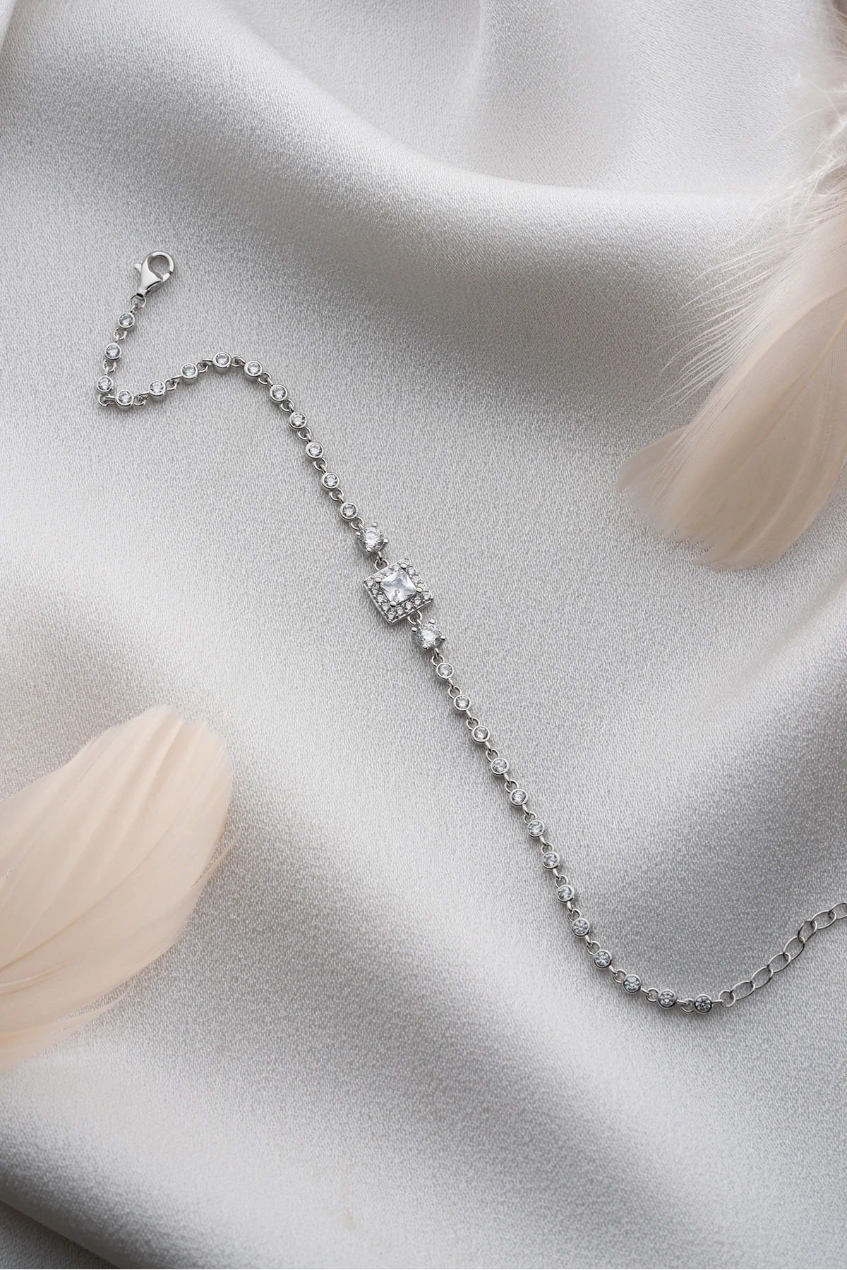 Gümüş Kare Taşlı Su Yolu Bileklik