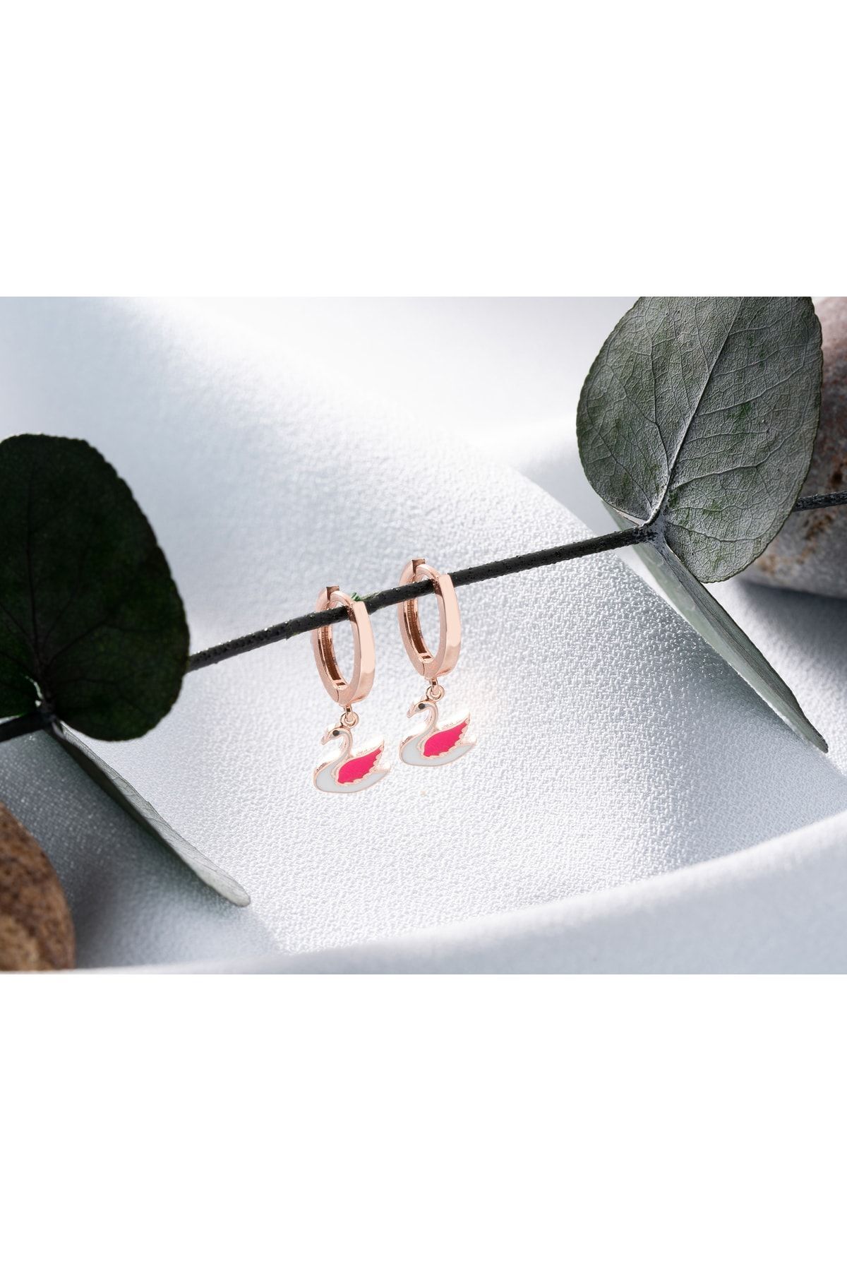 Gümüş Kuğu Çocuk Küpesi