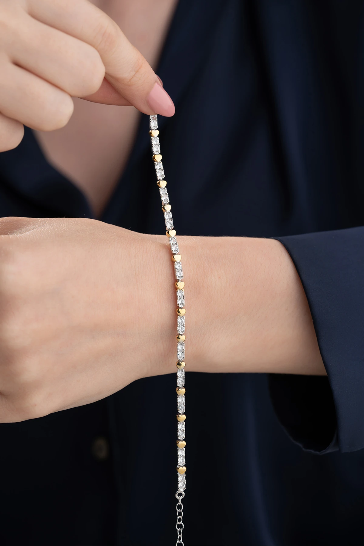 Gümüş Zirkon Taşlı Kalpli Trend Bileklik