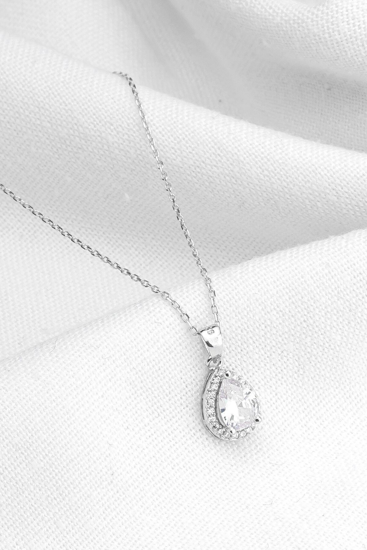 Gümüş Beyaz Taşlı Damla Kolye