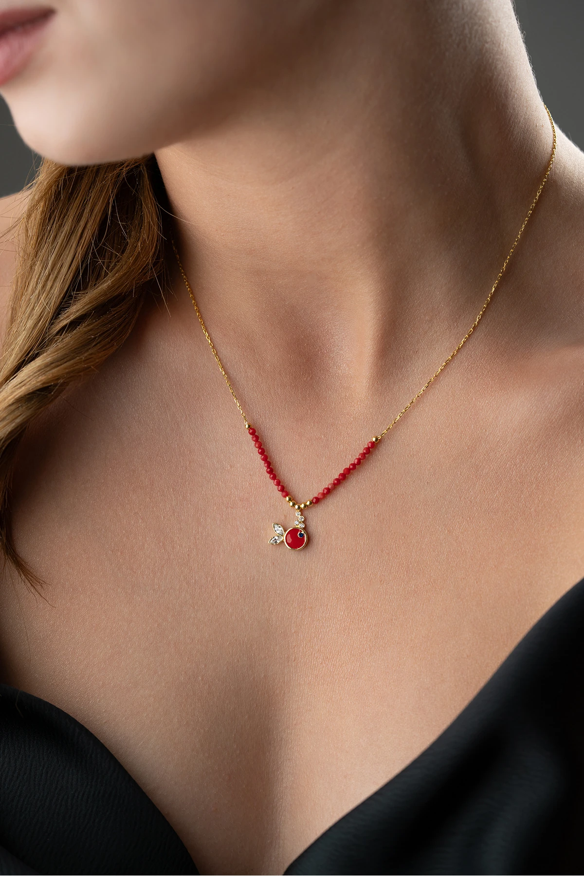 Gümüş Boncuklu Kırmızı Mineli Balık Kolye