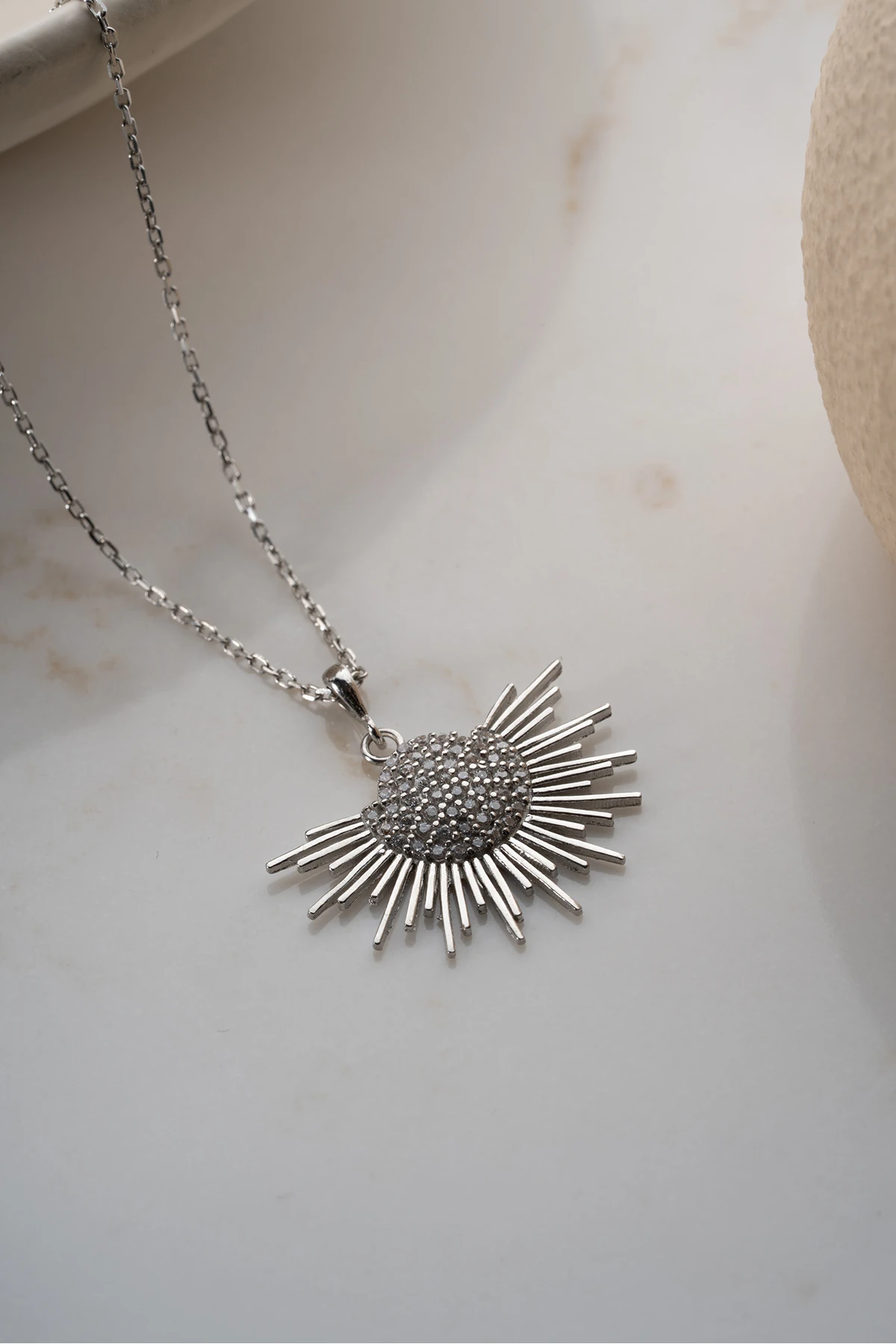 Gümüş Güneş Kolye