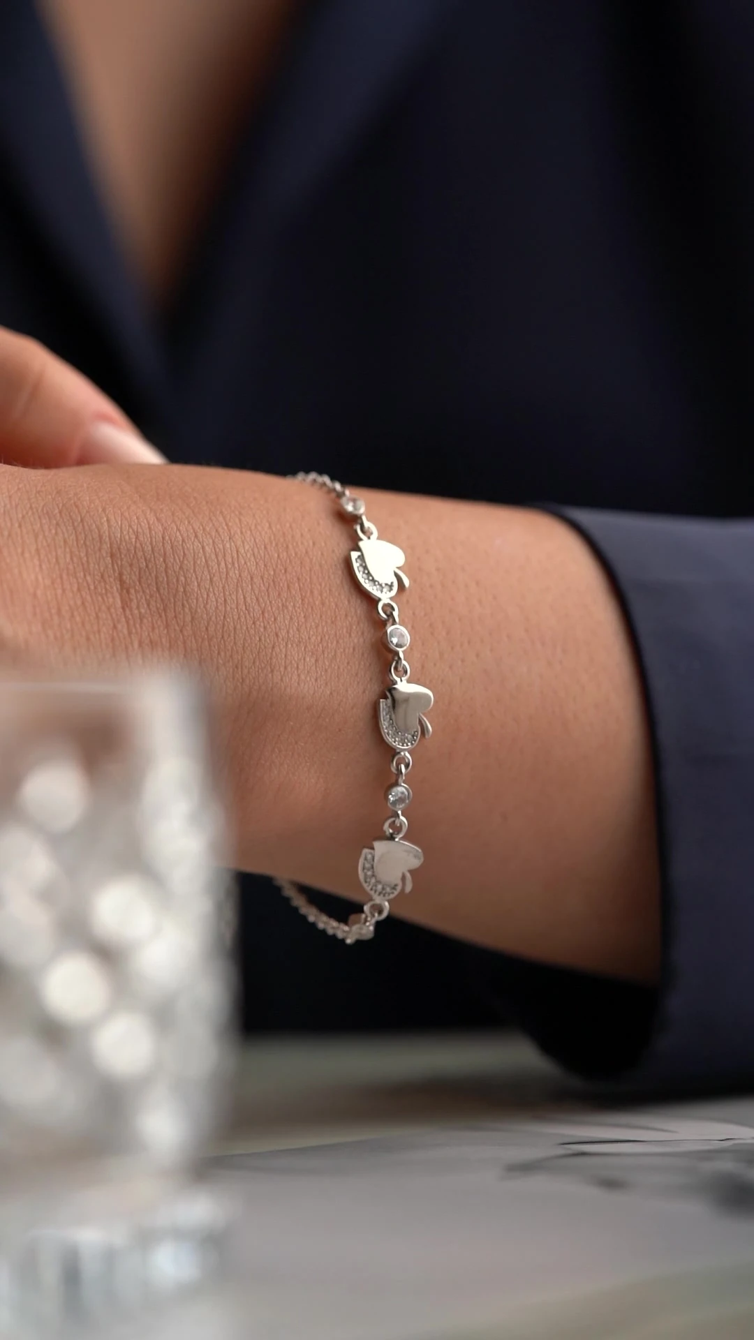 Gümüş Yarım Kalp Elma Bileklik