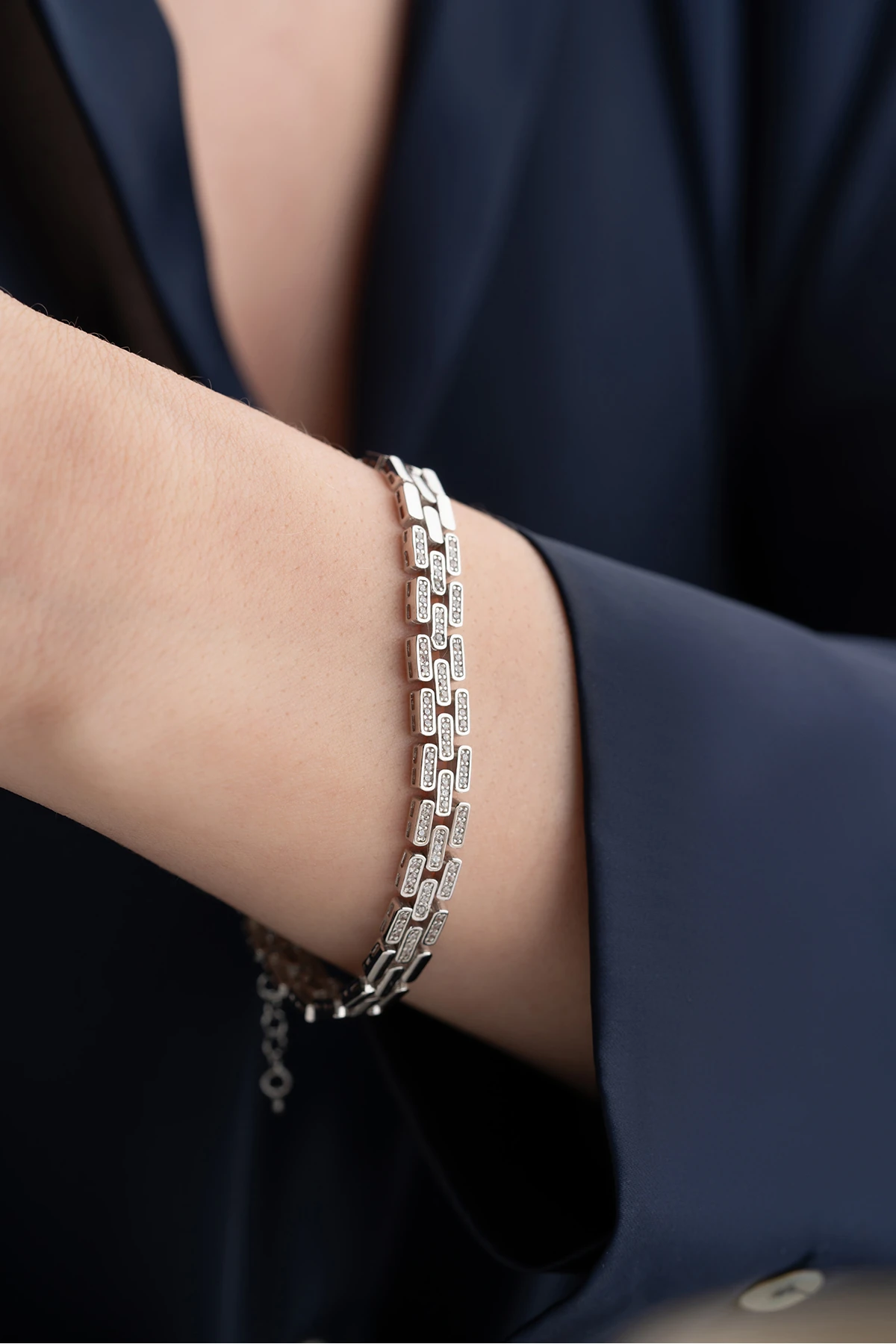 Gümüş Zirkon Taşlı Trend Bileklik