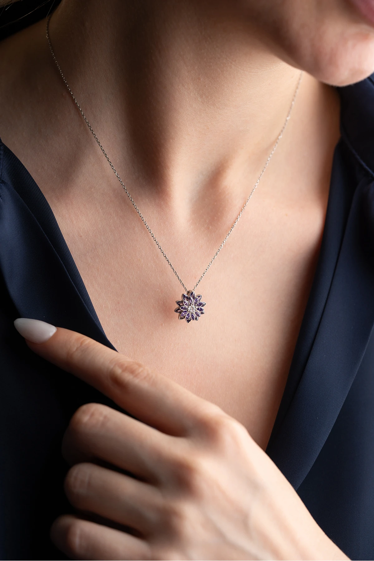 Gümüş Zirkon Mor Taşlı Lotus Kolye