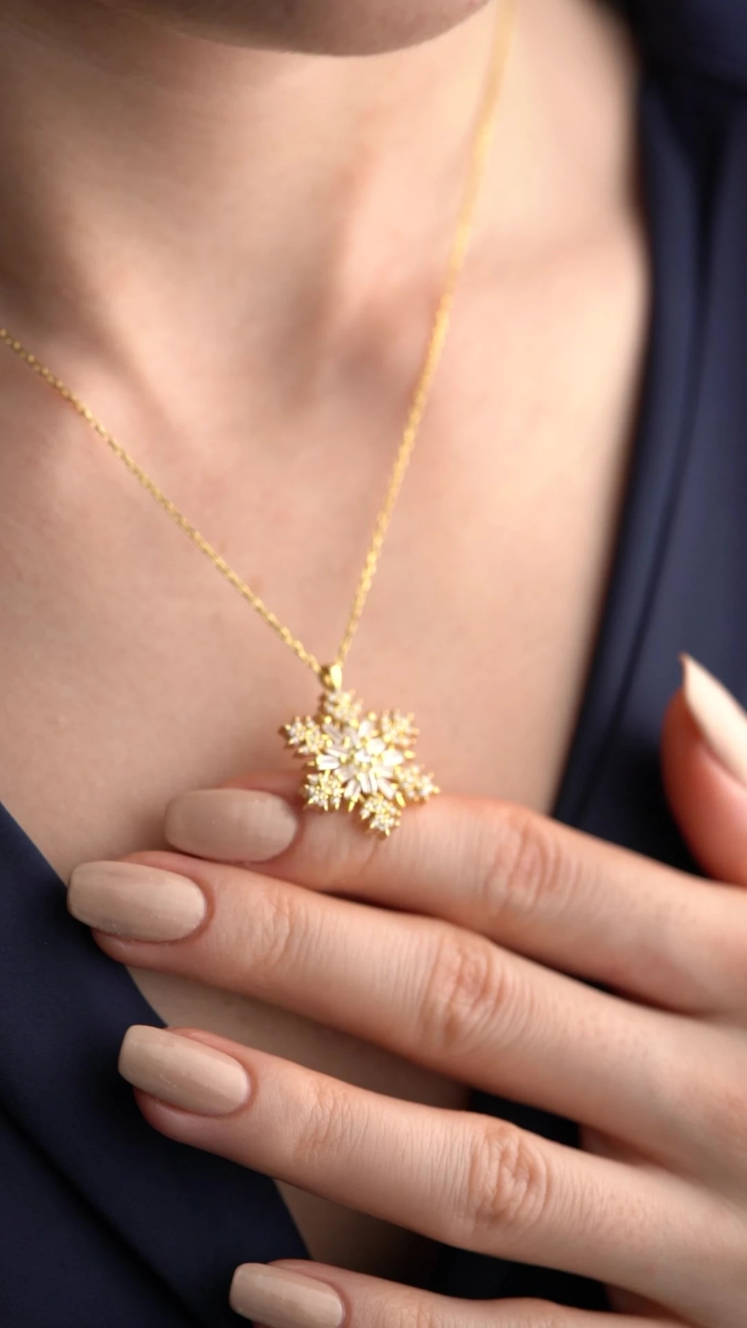 Gümüş Baget Taşlı Kartanesi Kolye