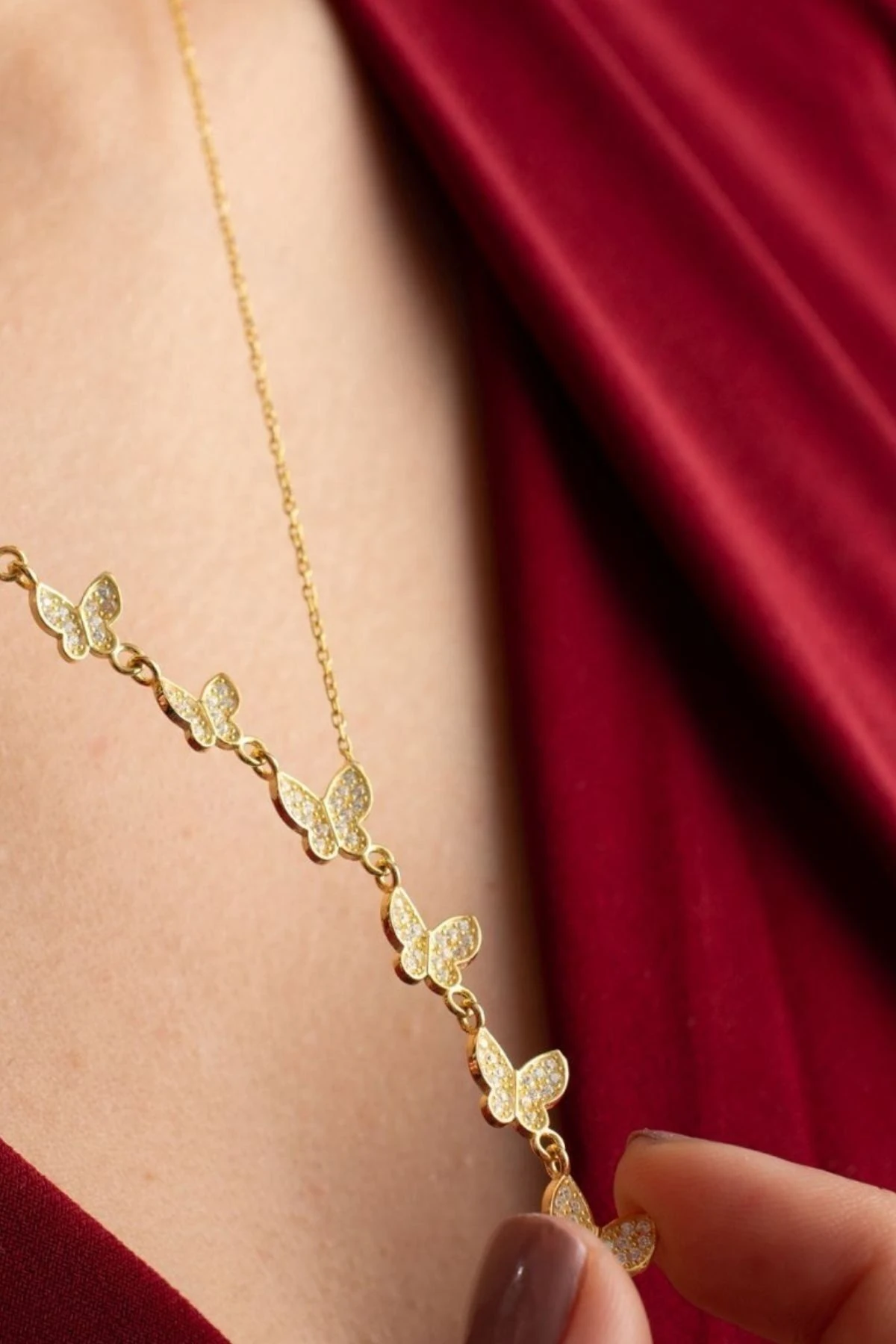 Gümüş Akışlı Kelebek Kolye