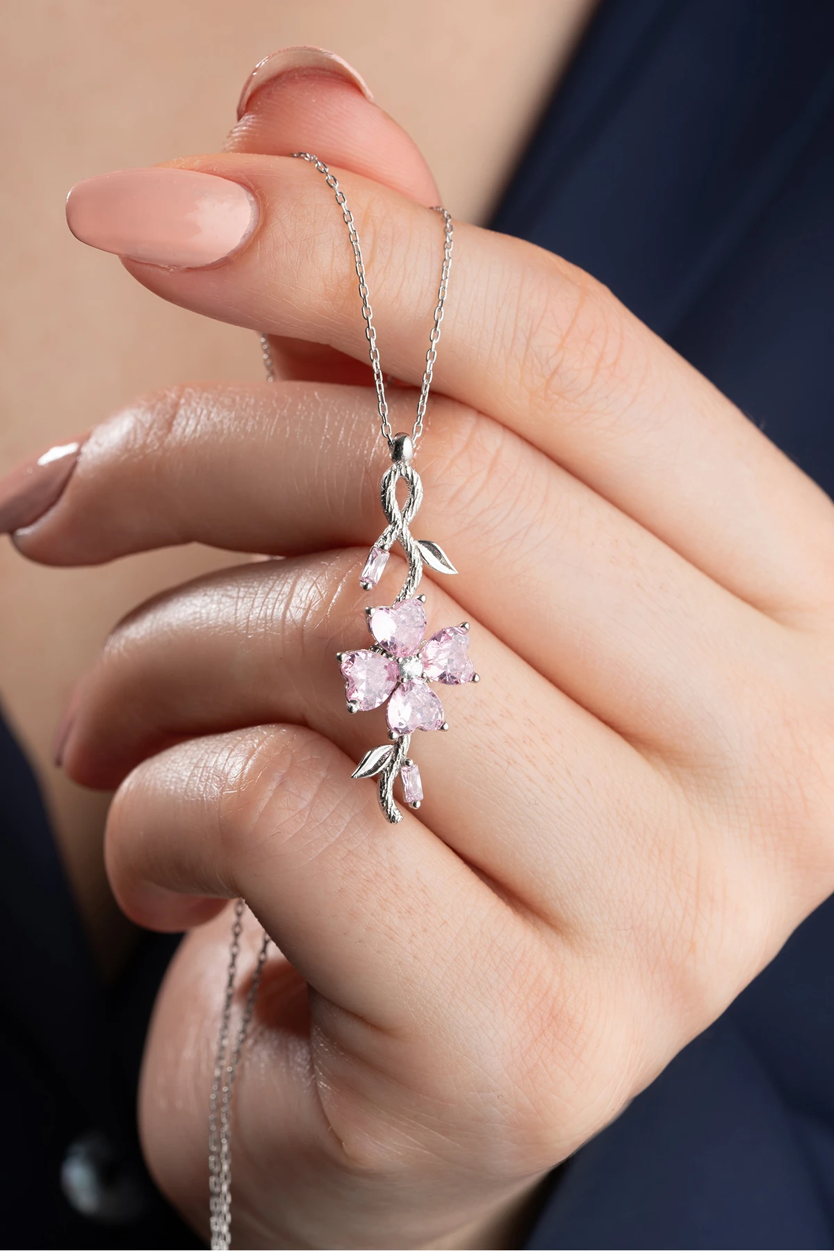 Gümüş Dönen Çiçek Kolye