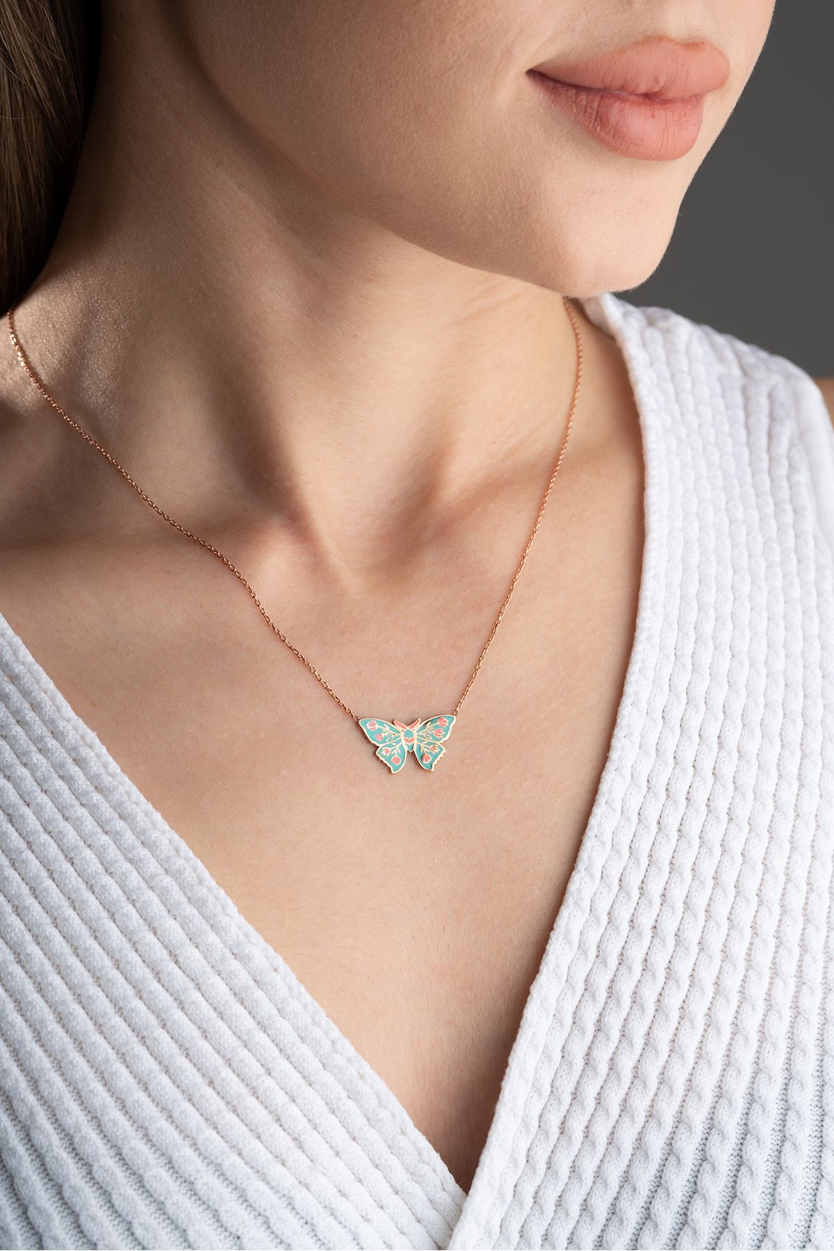 Gümüş Mineli Kelebek Kolye