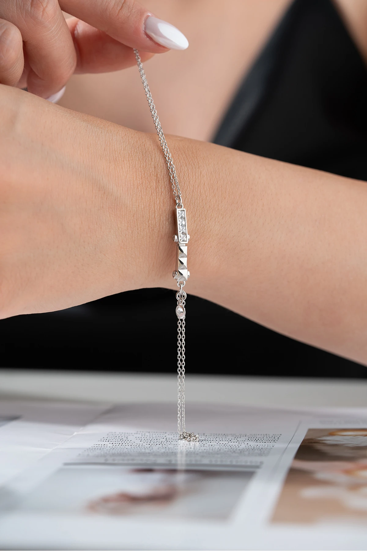 Gümüş Beyaz Baget Taşlı Bileklik