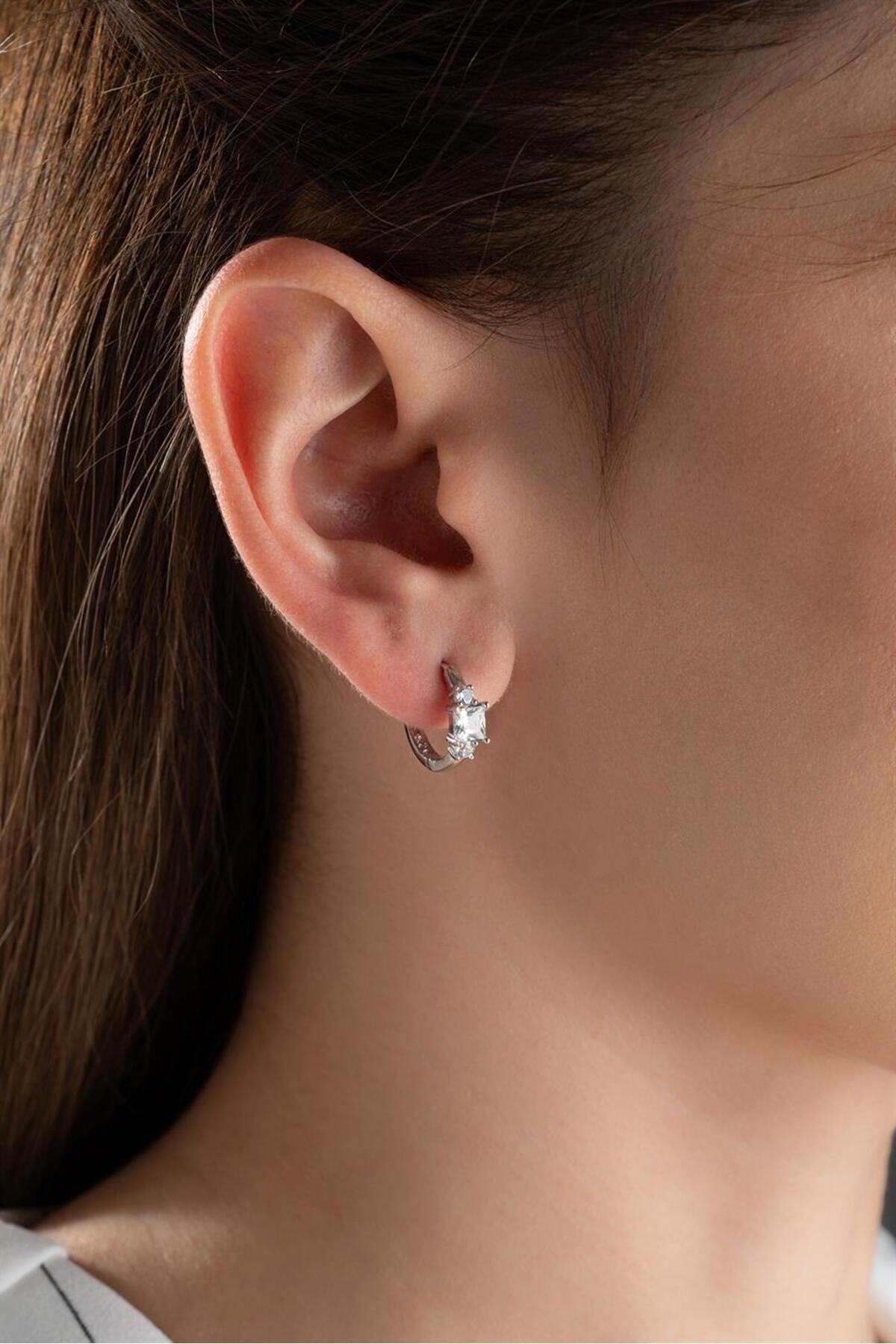 Gümüş Baget Taşlı Halka Küpe