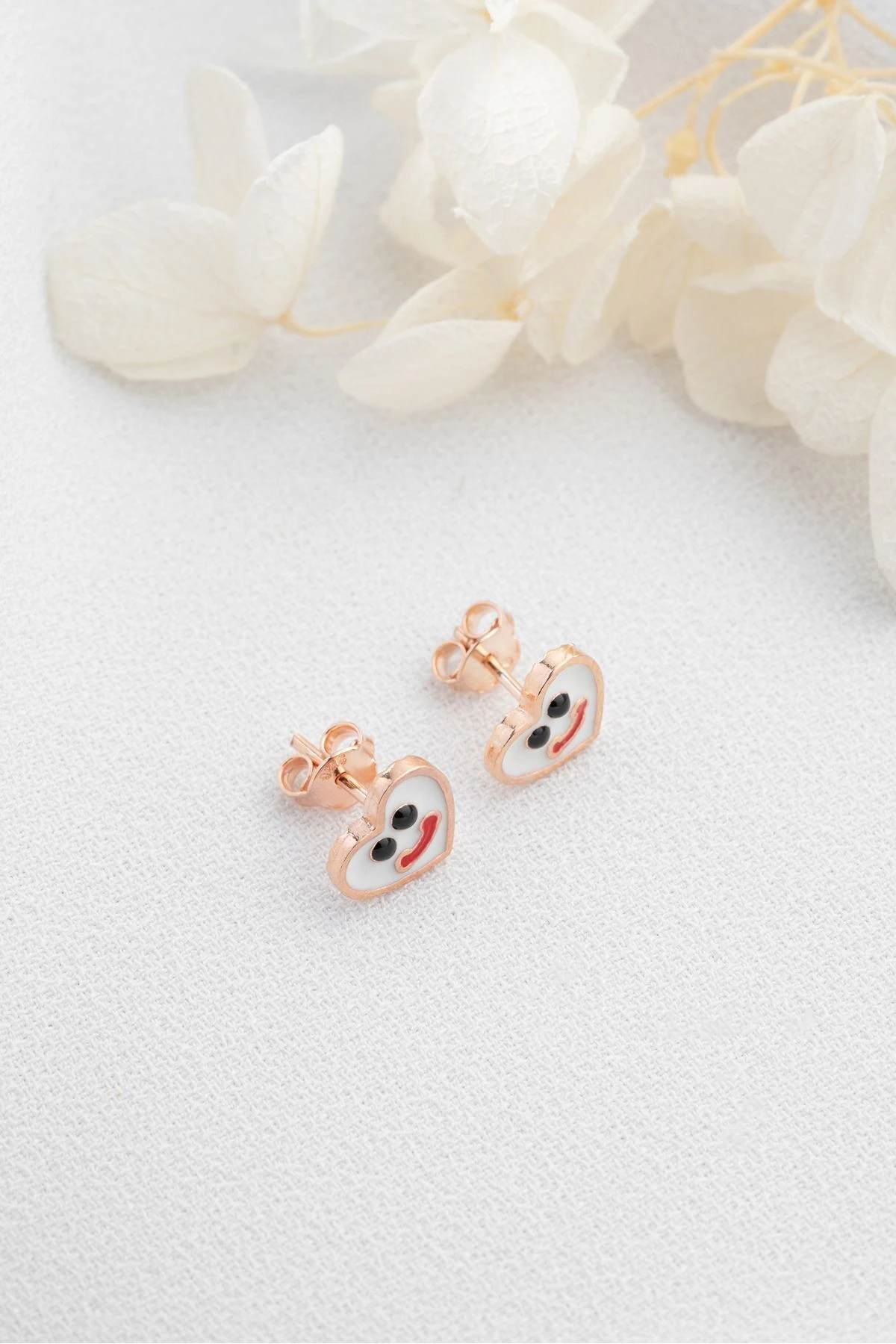 Gümüş Gülen Yüz Minik Çivili Küpe