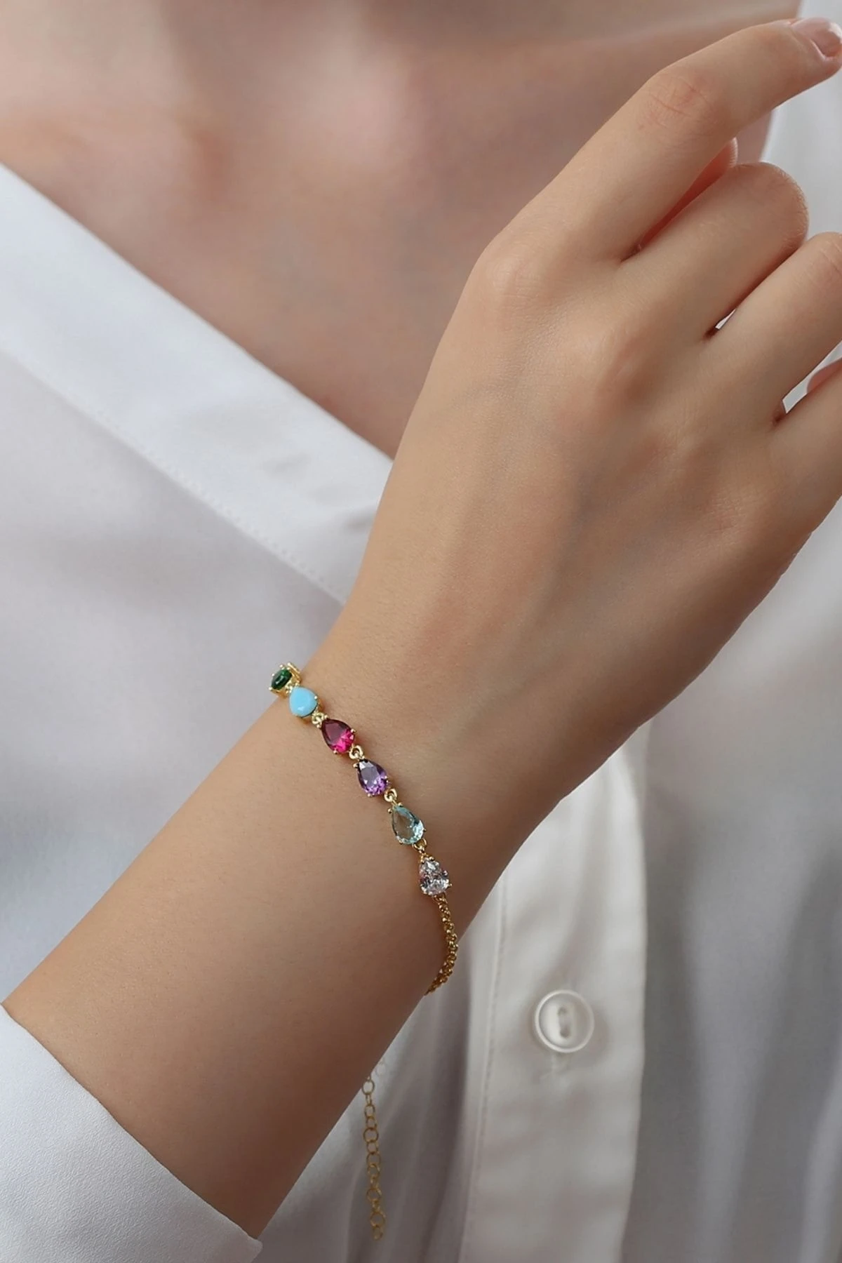 Gümüş Rengarek Taş Detaylı Şık Tasarım Bileklik