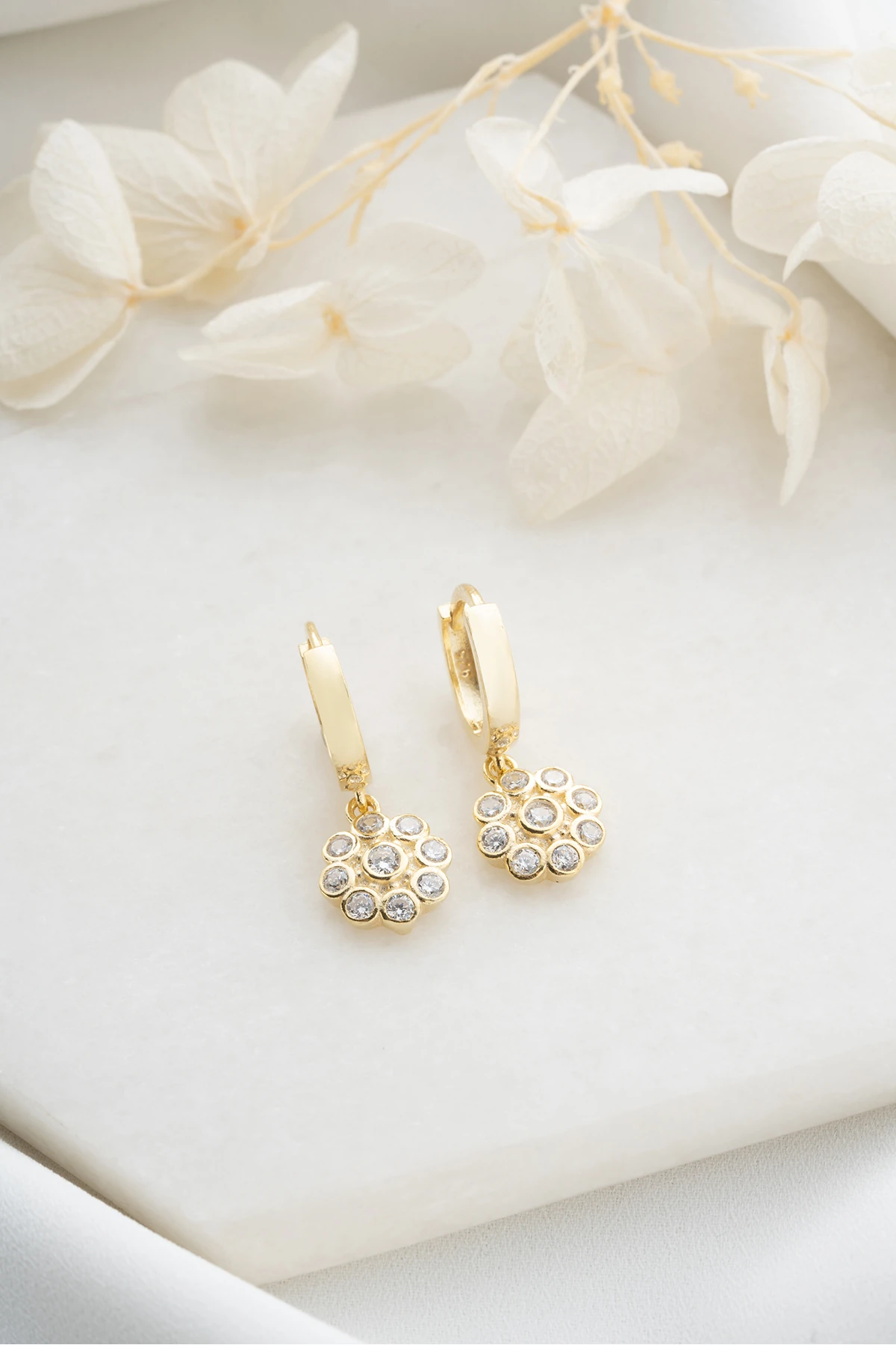 Gümüş Taşlı Çiçek Küpe