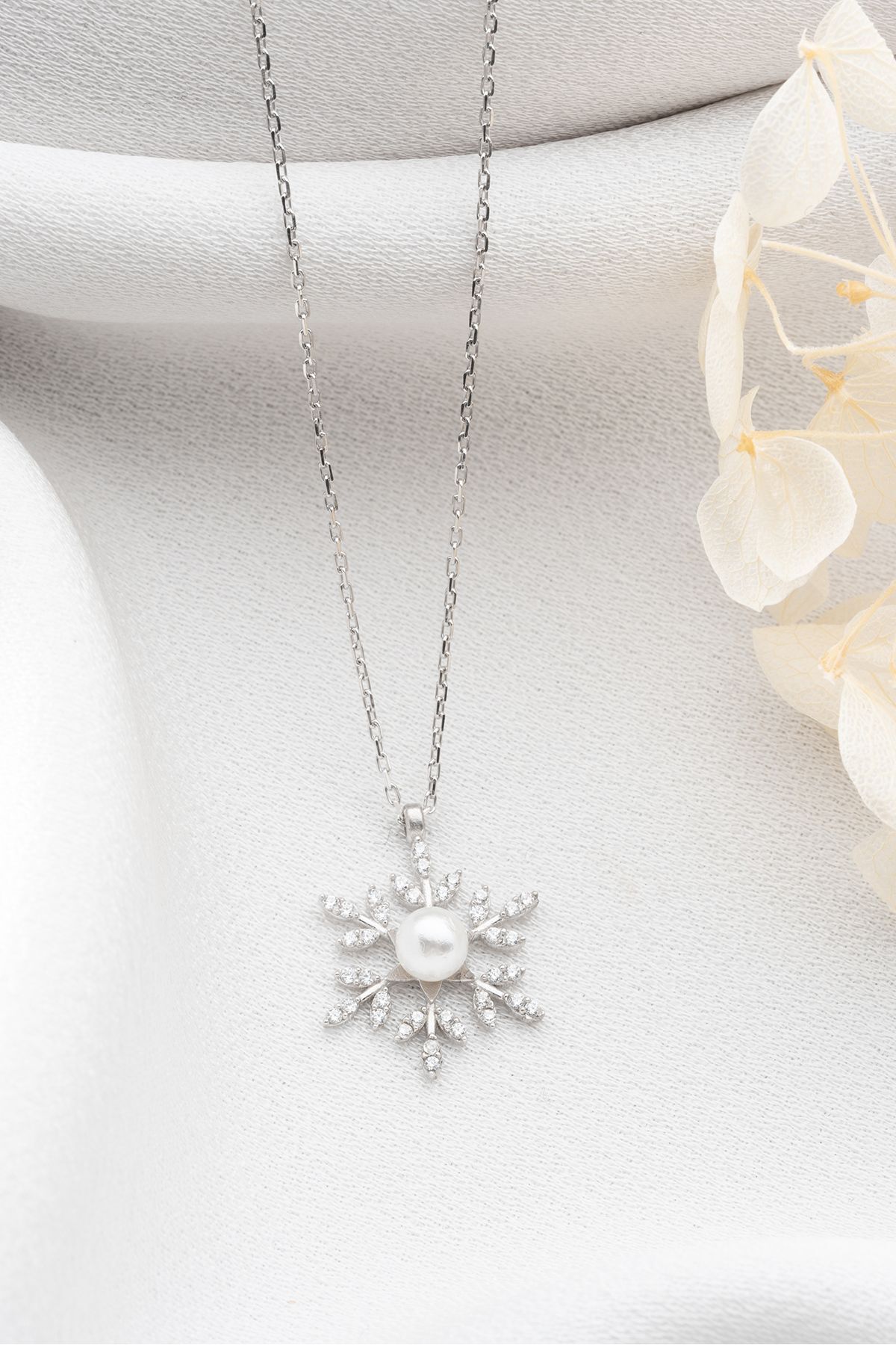 Gümüş İncili Kartanesi Kolye