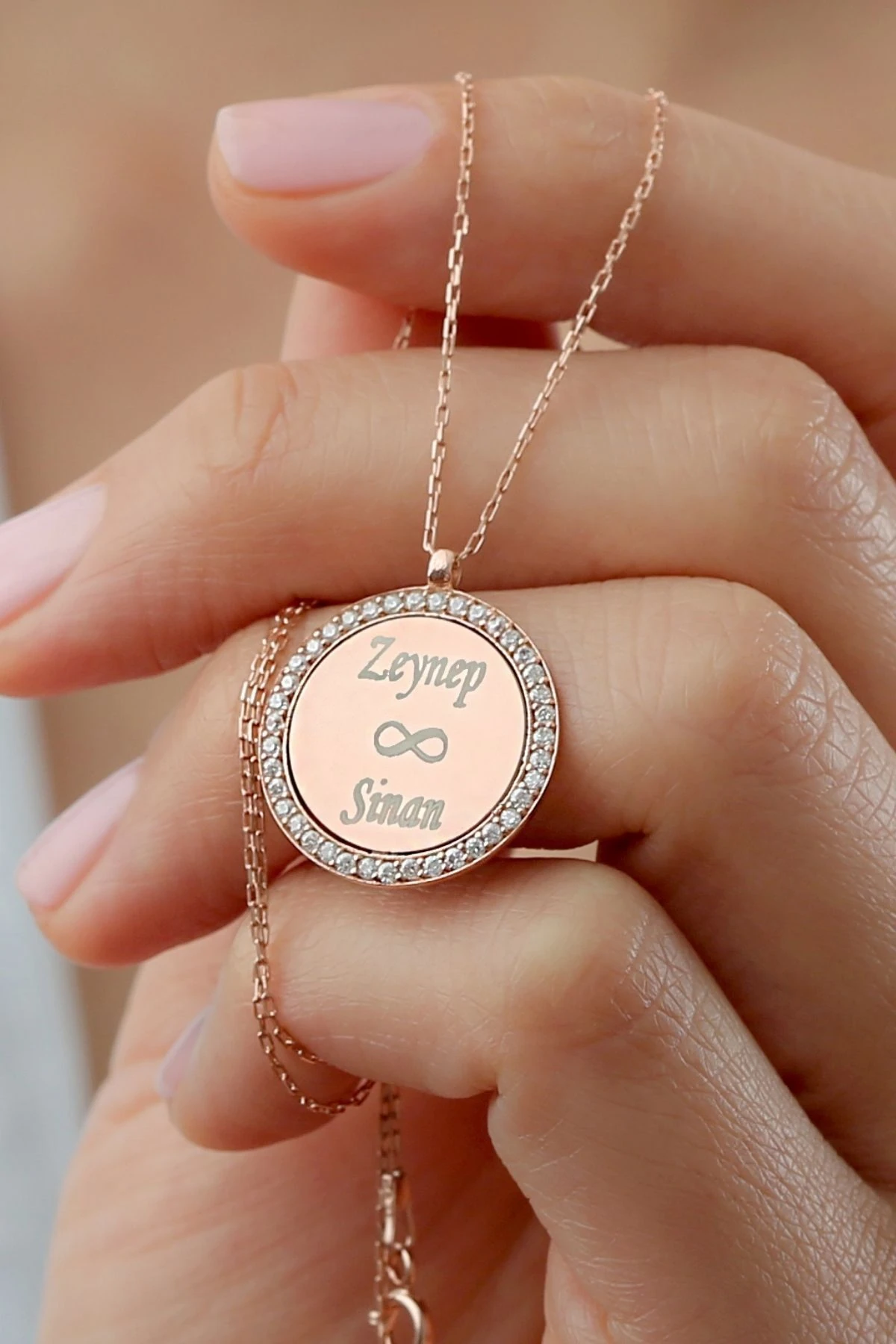 Gümüş Rose İsimli Zirkon Taşlı Kolye