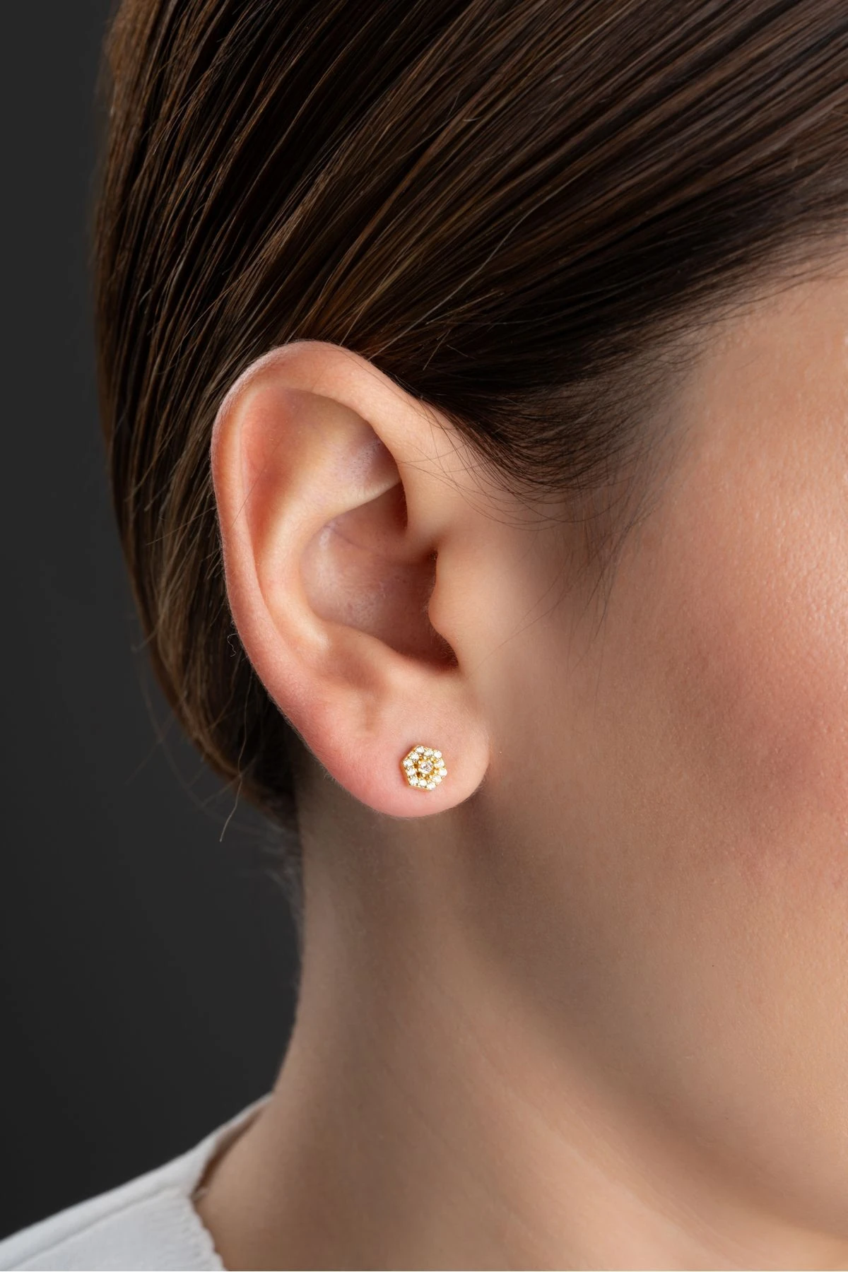 Gümüş Taşlı Minik Çivili Küpe