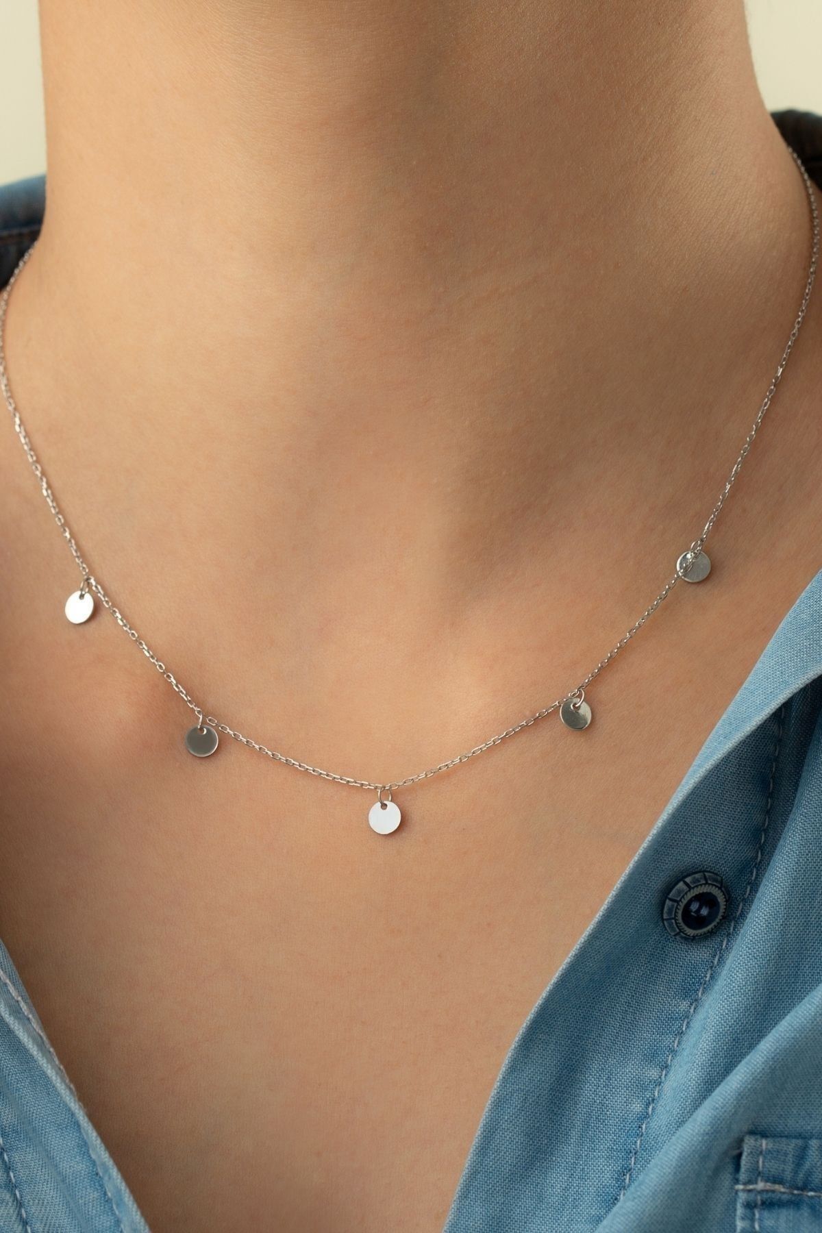 Gümüş Pullu Şans Kolyesi