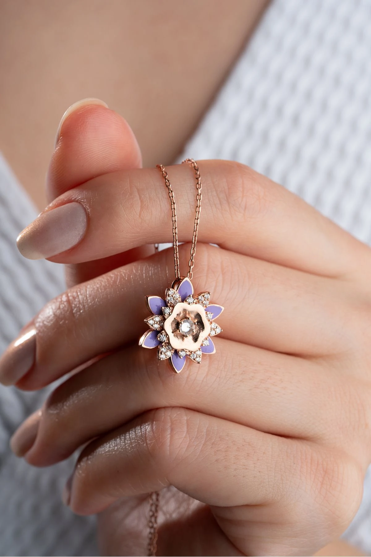 Gümüş Mor Mineli Lotus Çiçeği Kolye