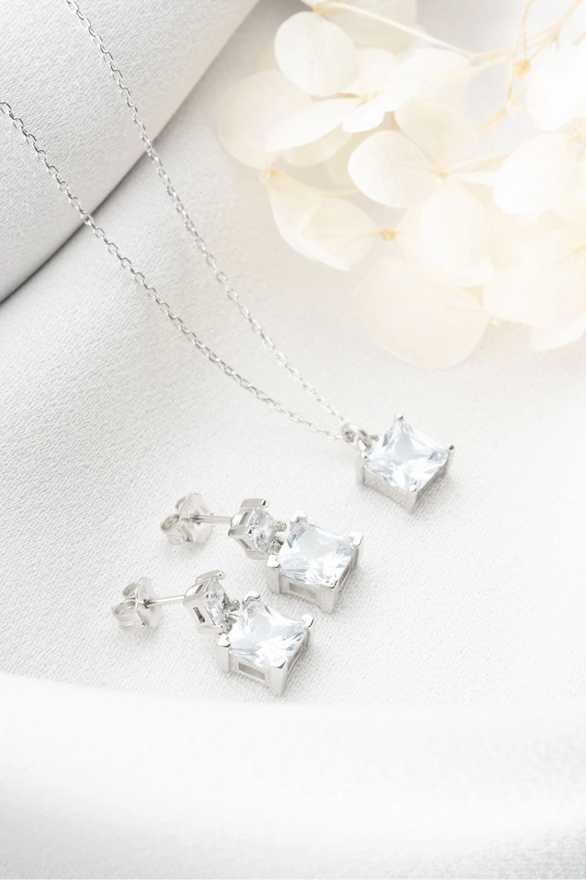 Gümüş Baget Taşlı Kolye Küpe Seti