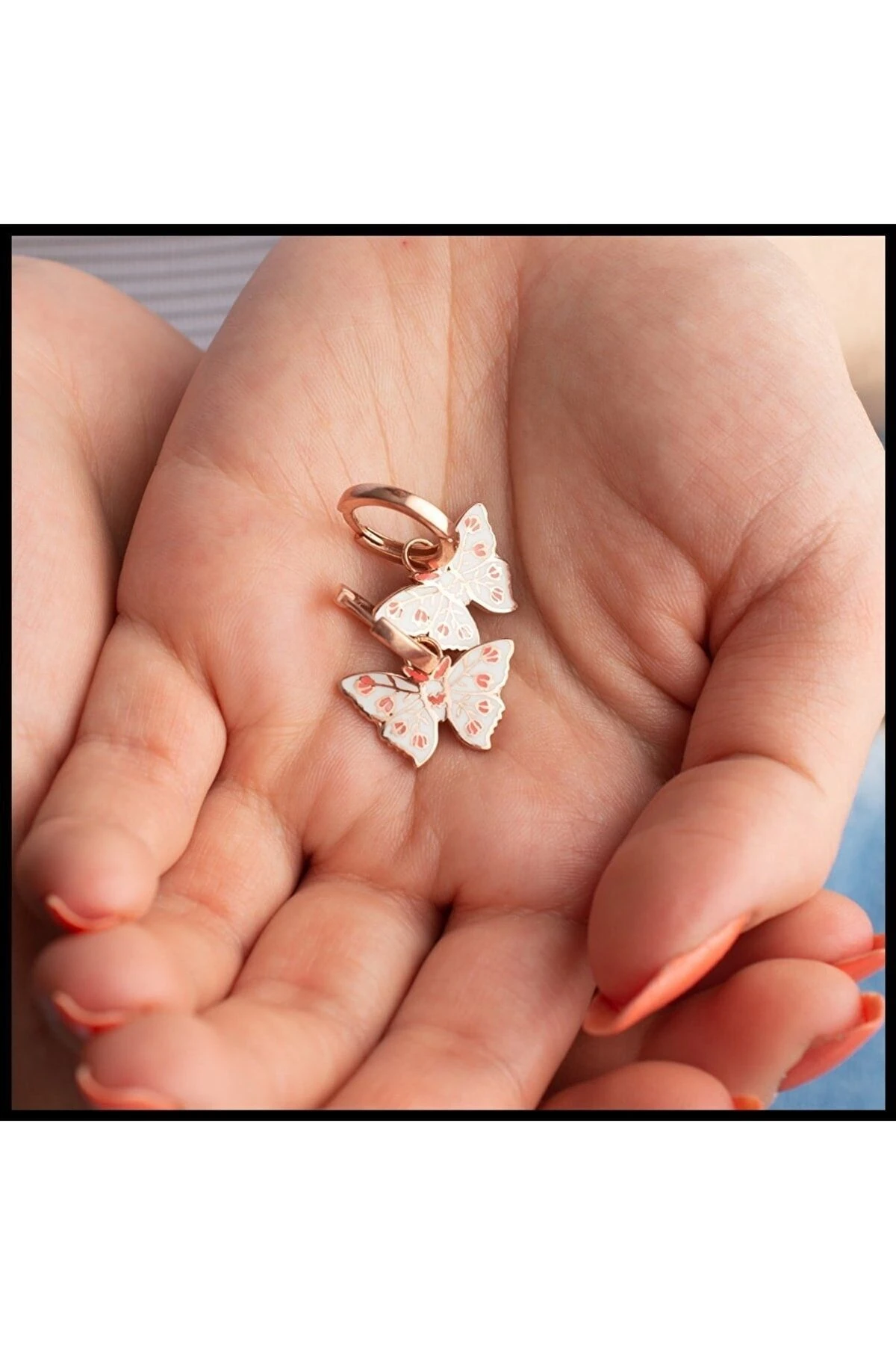 Rose Mineli Beyaz Kelebek Gümüş Küpe