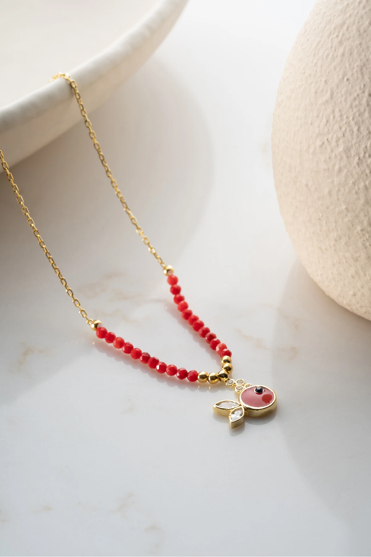 Gümüş Boncuklu Kırmızı Mineli Balık Kolye