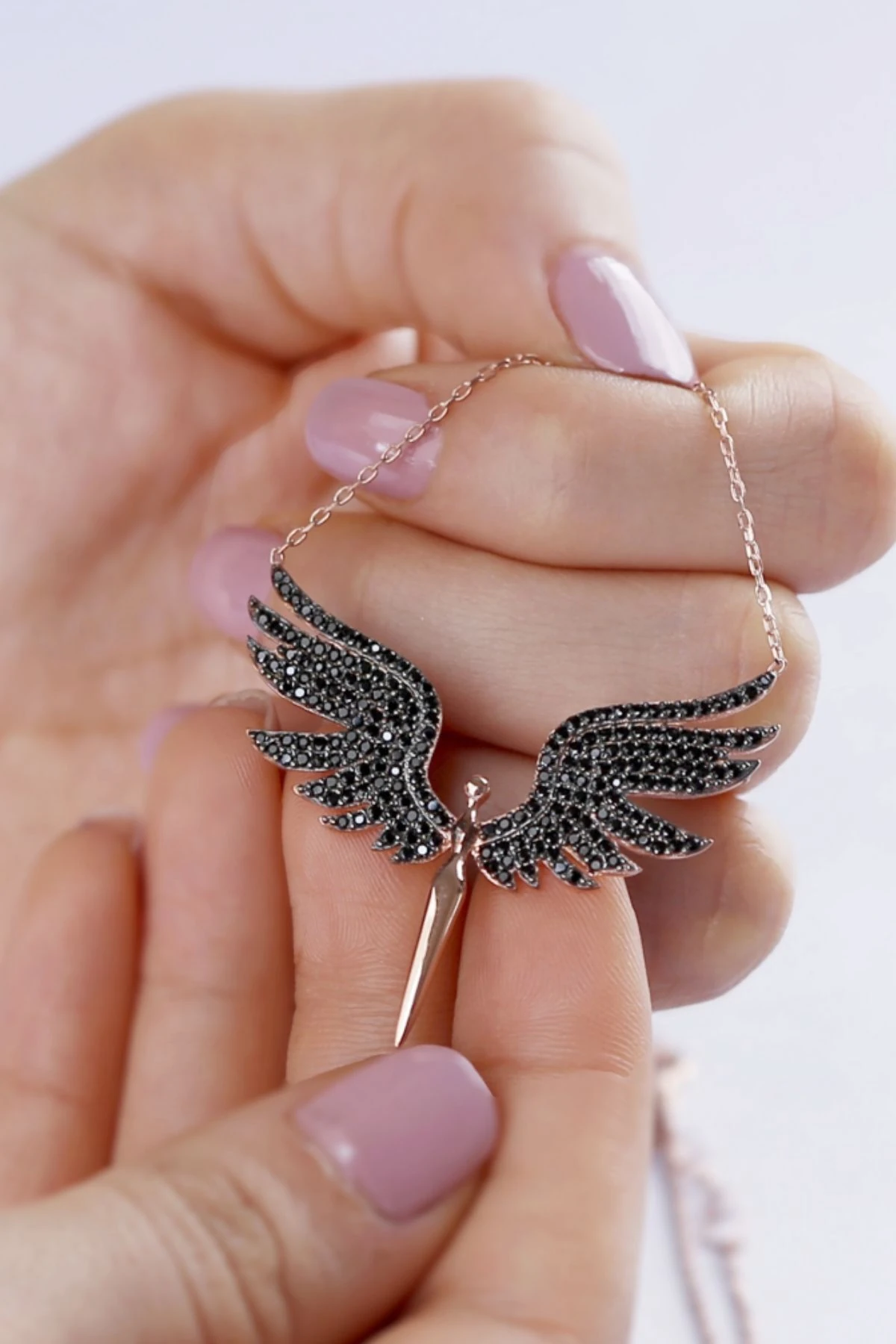 Gümüş Siyah Kanat Melek Kolye