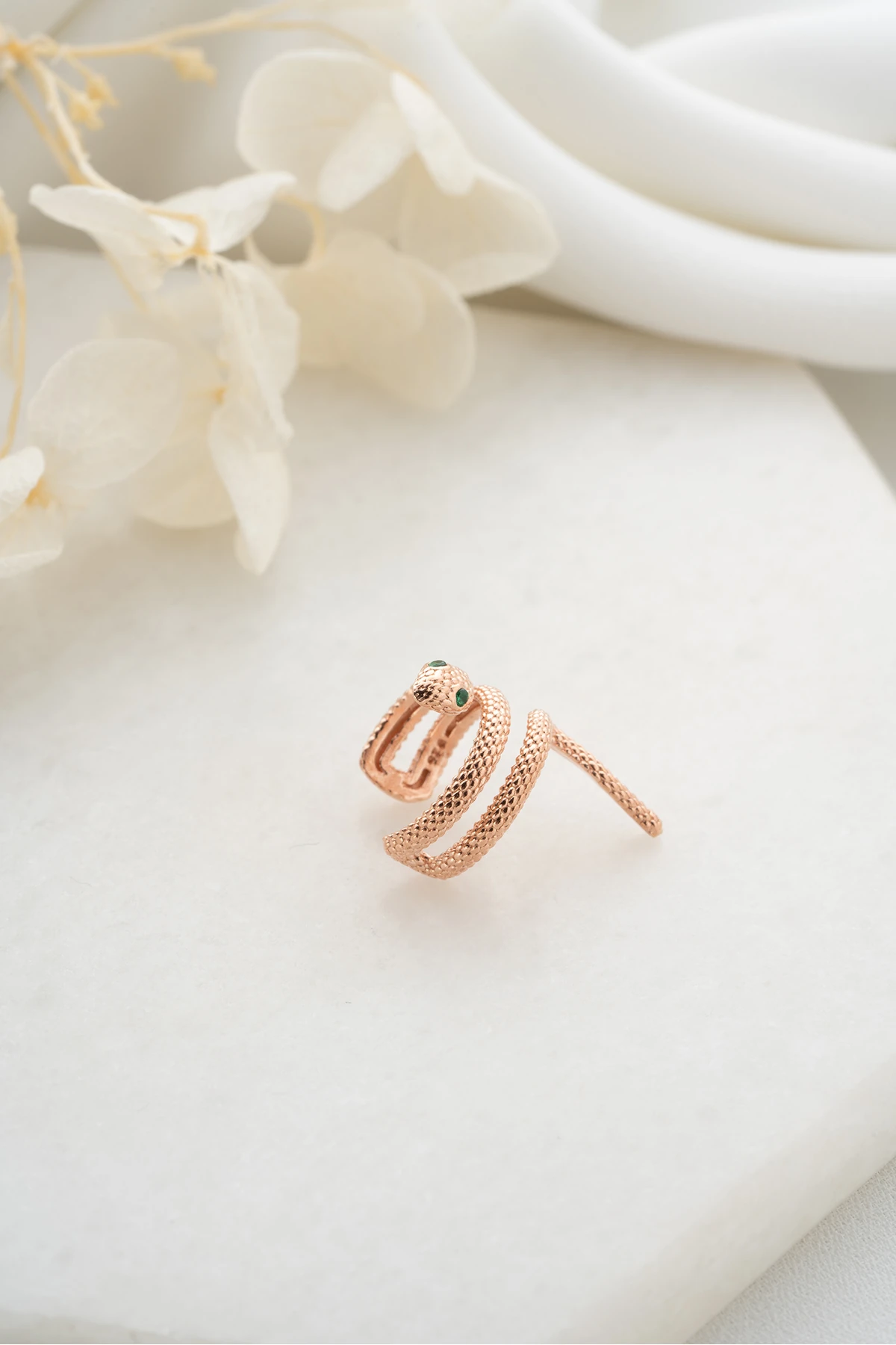 Gümüş Rose Yılan Kıkırdak Küpe