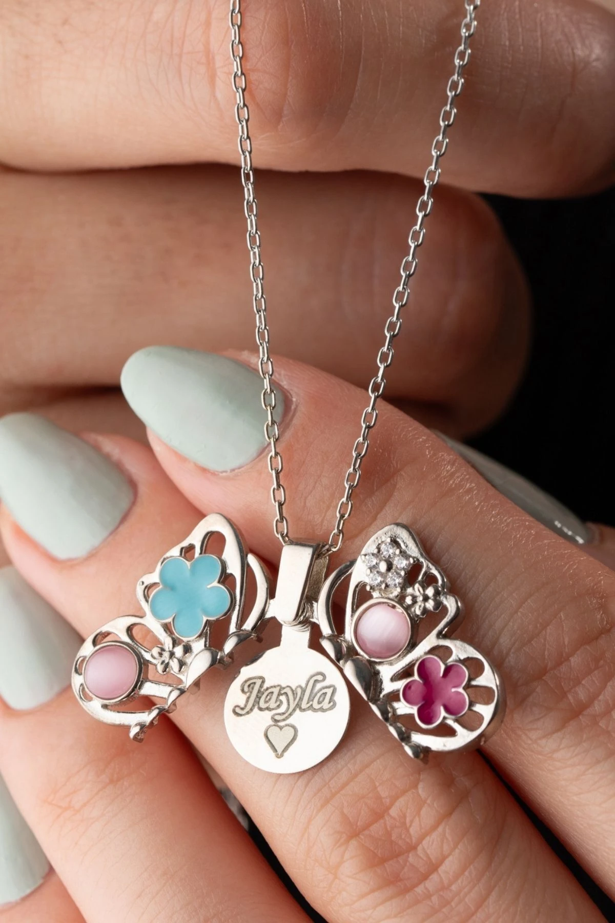 Gümüş Açılabilen İsimli Kelebek Kolye