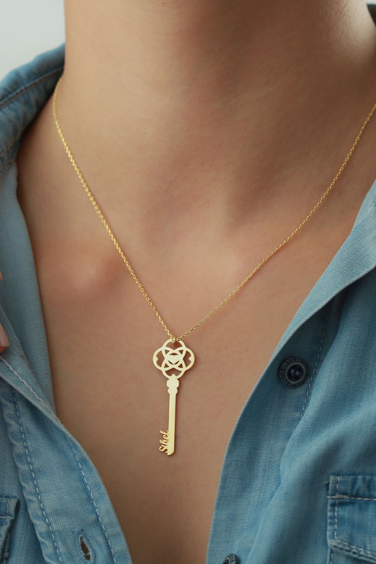 Gümüş Isimli Anahtar Kolye