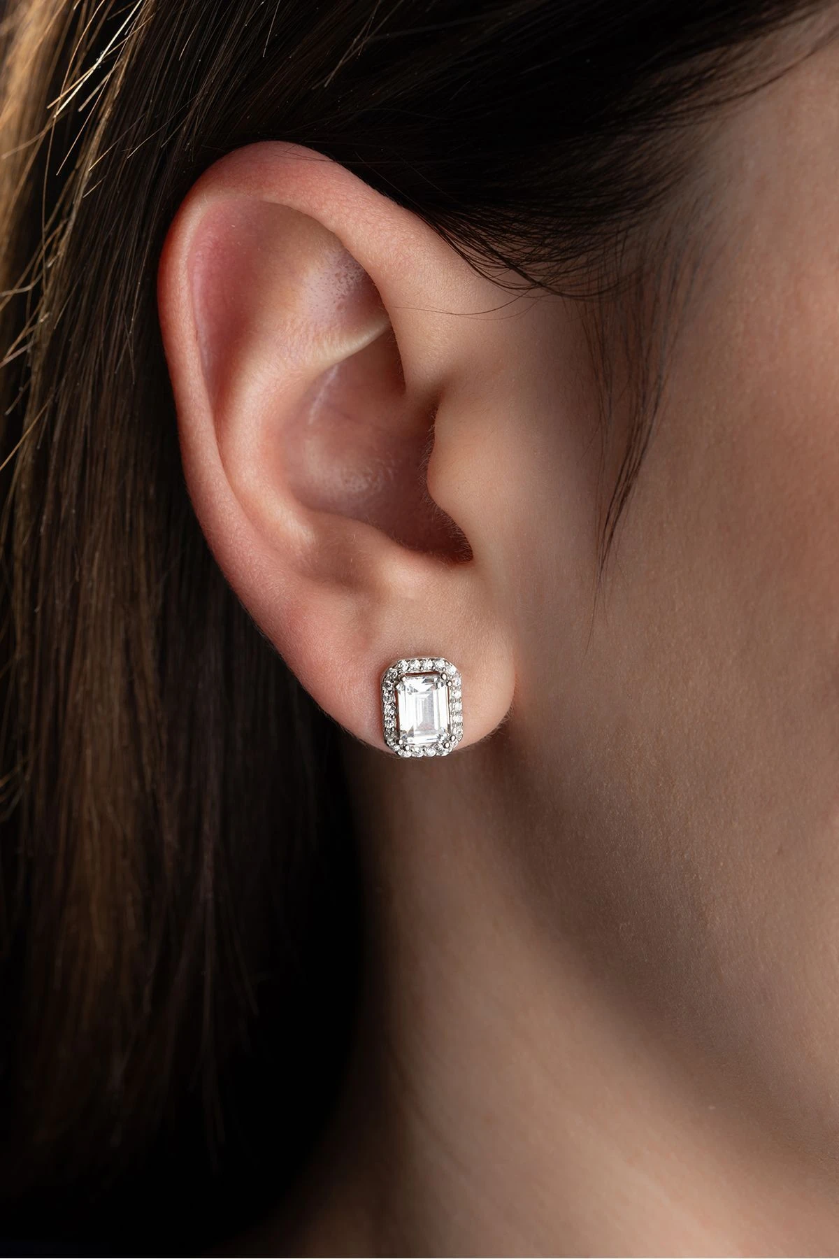 Gümüş Baget Taşlı Çivili Küpe