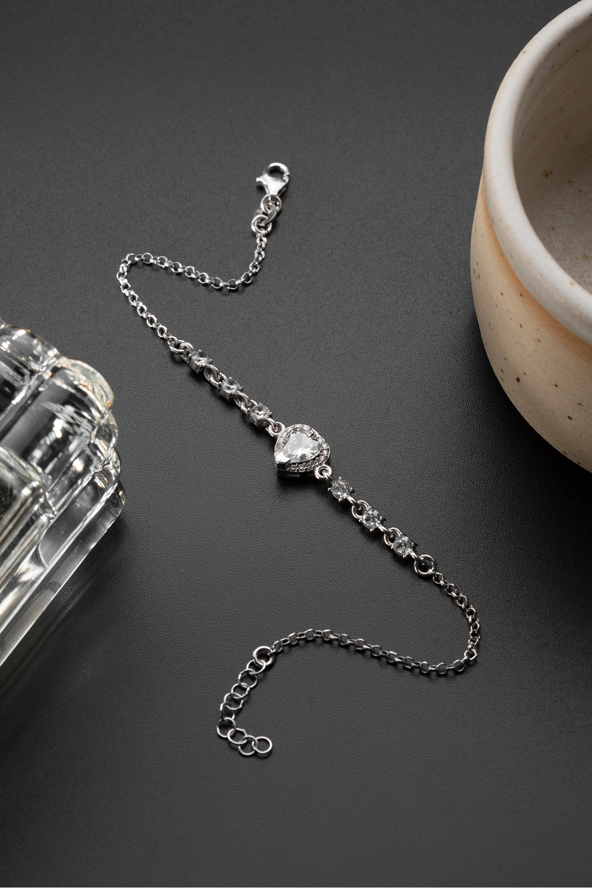 Gümüş Kalpli Model Bileklik