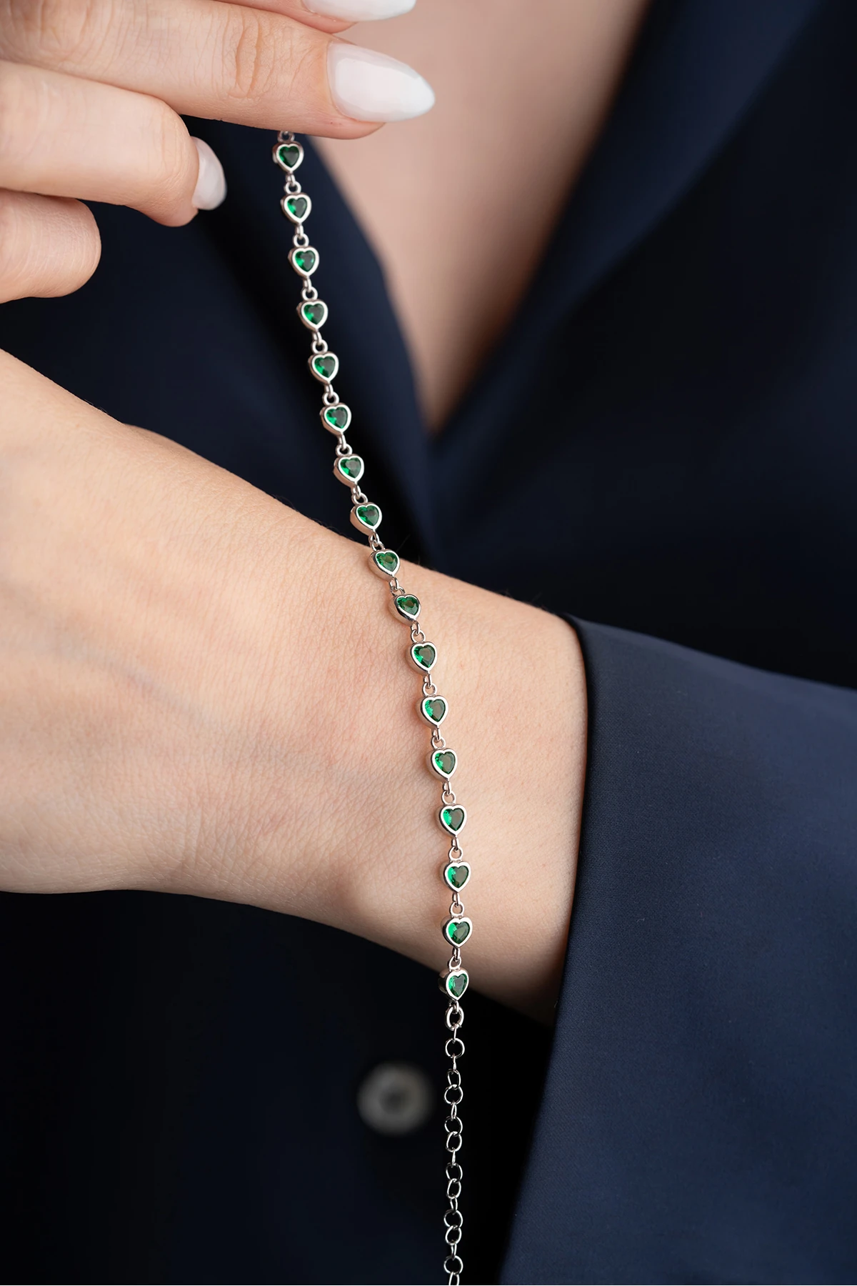 Gümüş Kalpli Zümrüt  Su Yolu Bileklik