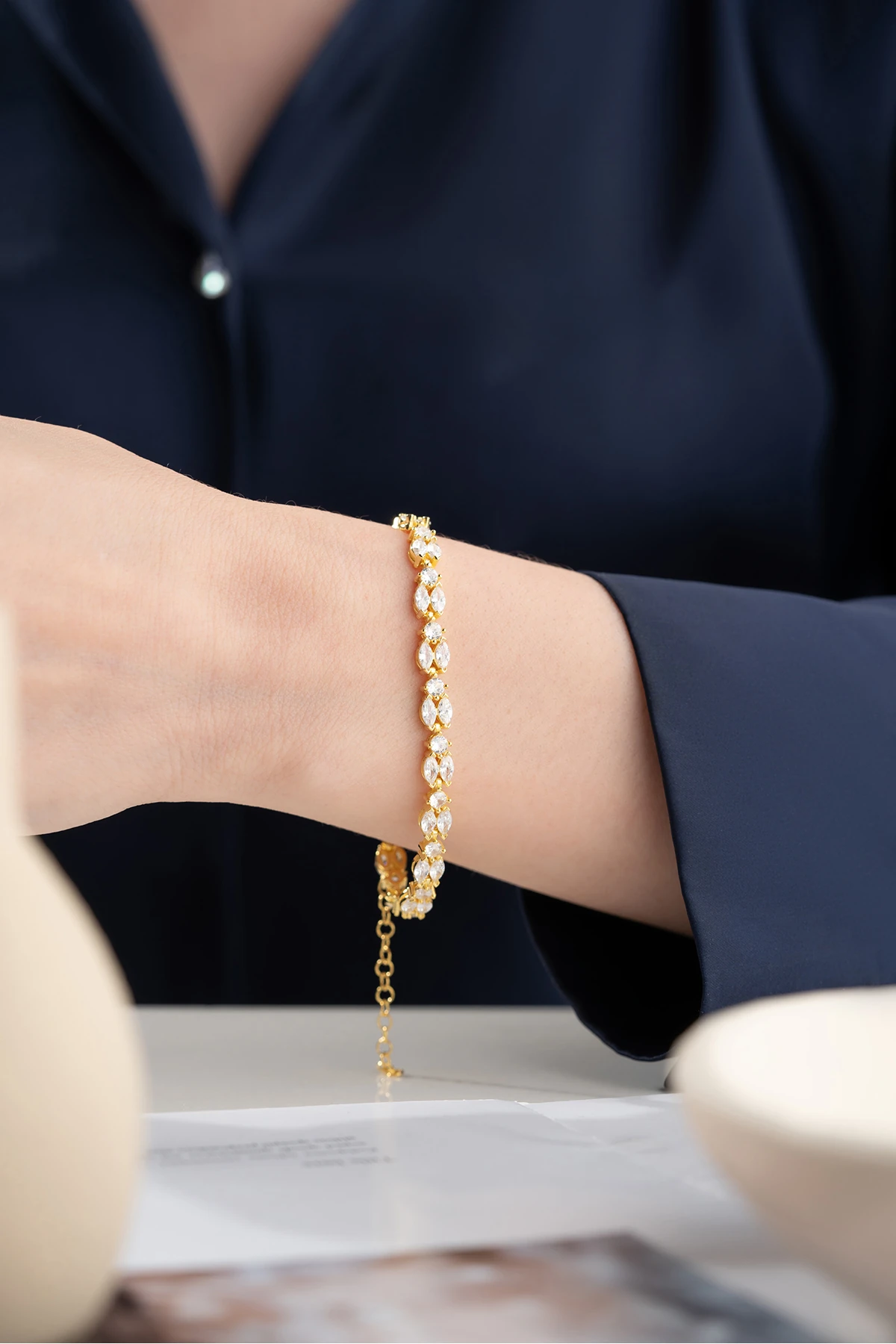 Gümüş Gold Mekik Taşlı Bileklik