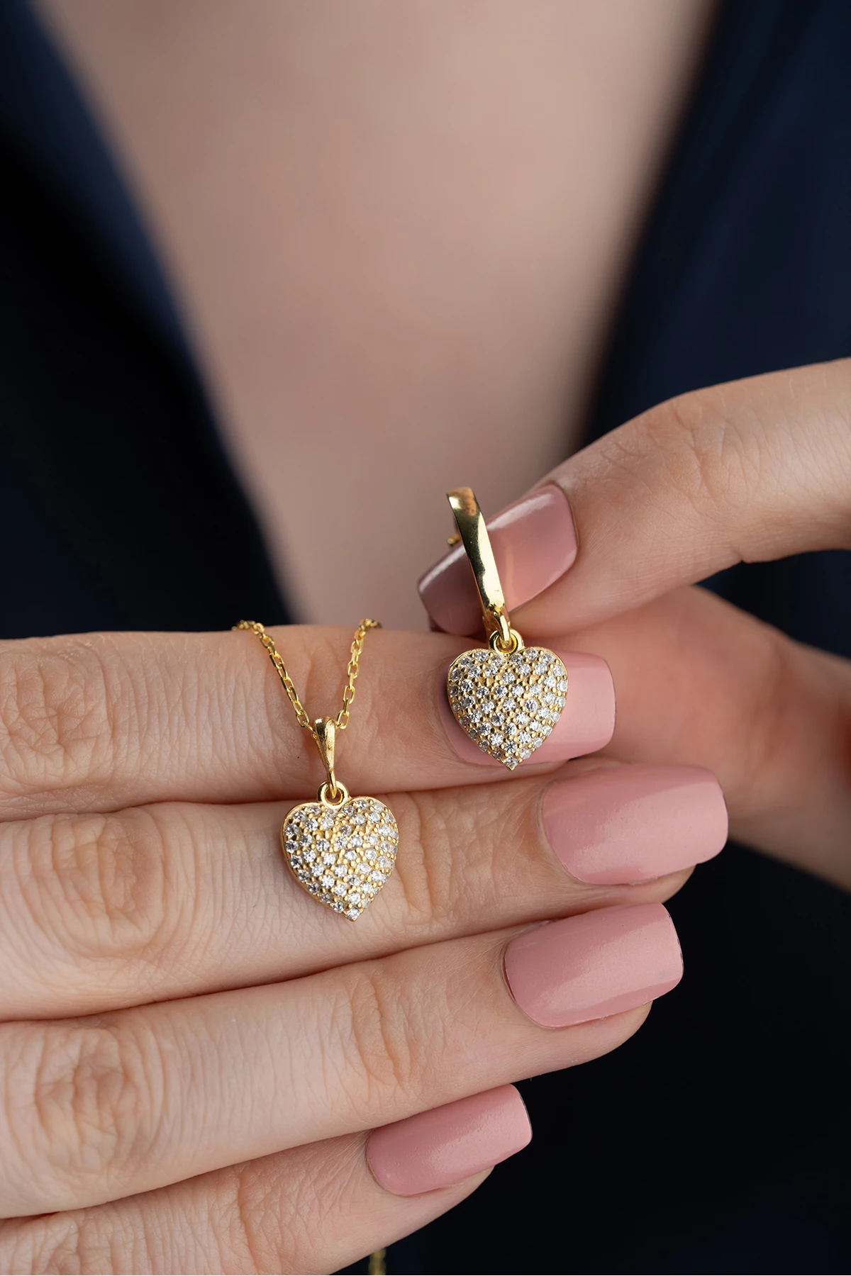 Gümüş Işıklı Kutuda Kalpli Takı Seti