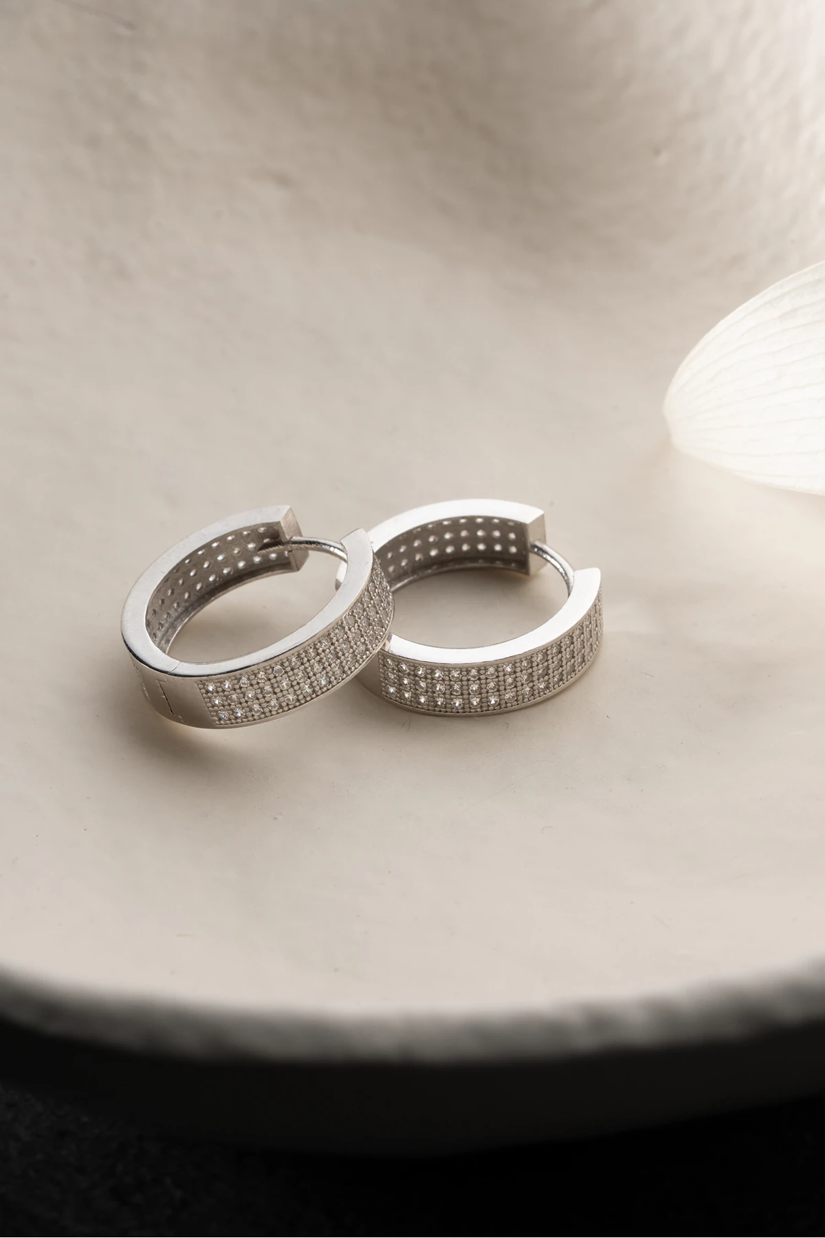 Gümüş Taşlı Halka Küpe