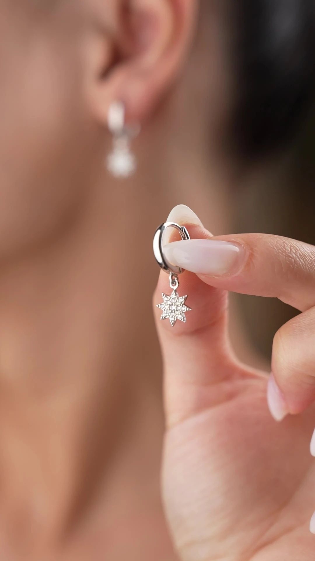 Gümüş Halkalı Taşlı Yıldız Küpe