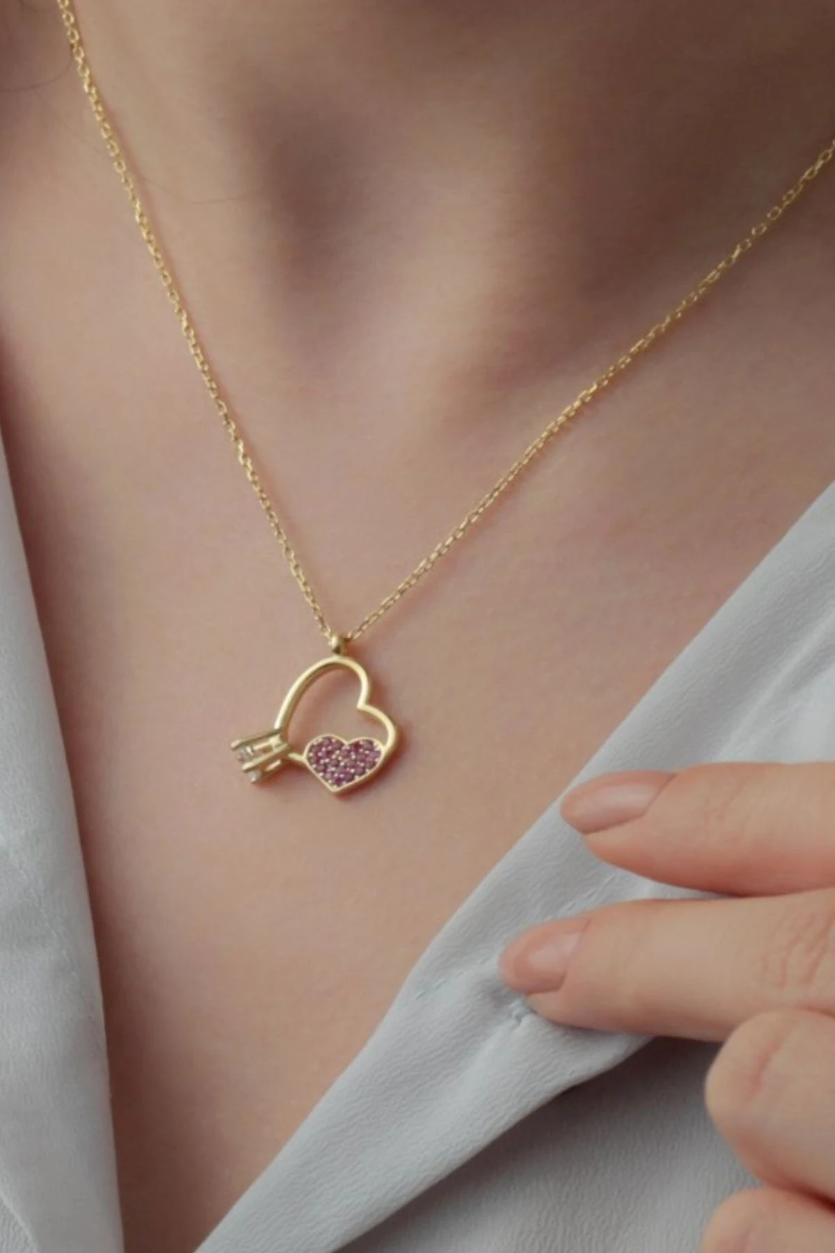 Gümüş Kalpli Tektaş Kolye