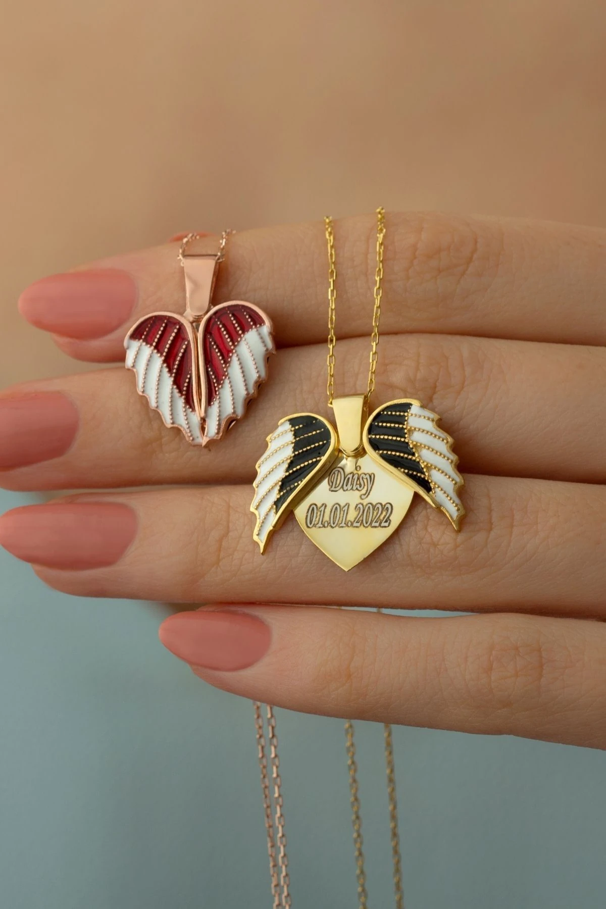 Gümüş Kırmızı Mineli Kanatlı Kalp Kolye