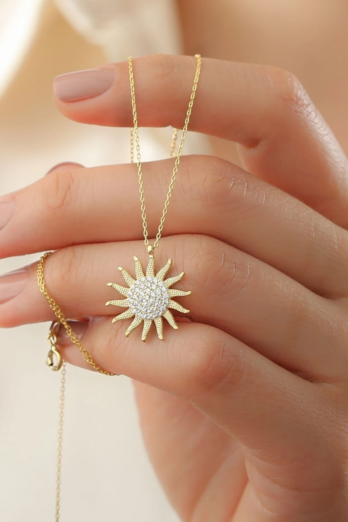 Gümüş Güneş Kolye