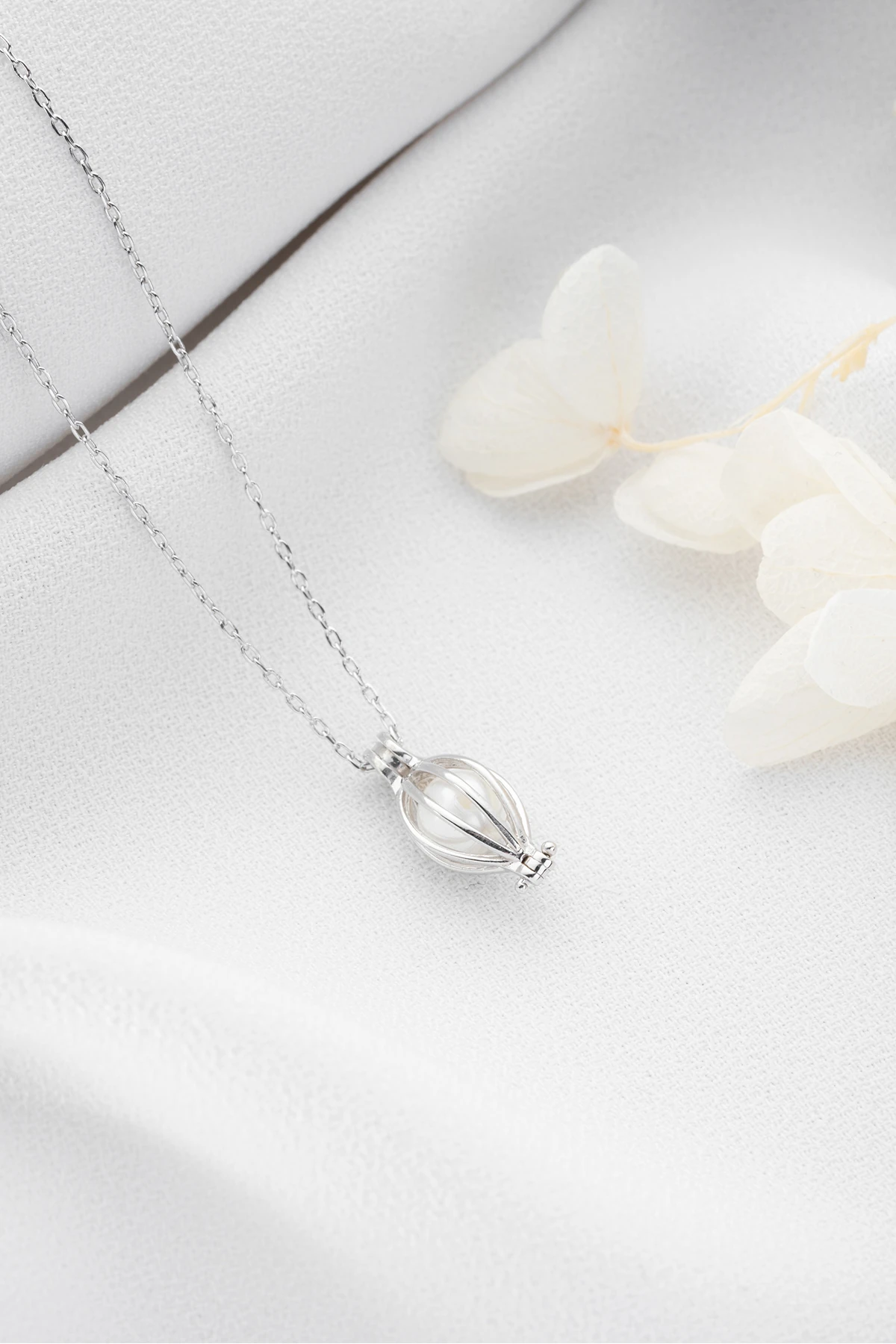 Gümüş İncili Balon Kolye