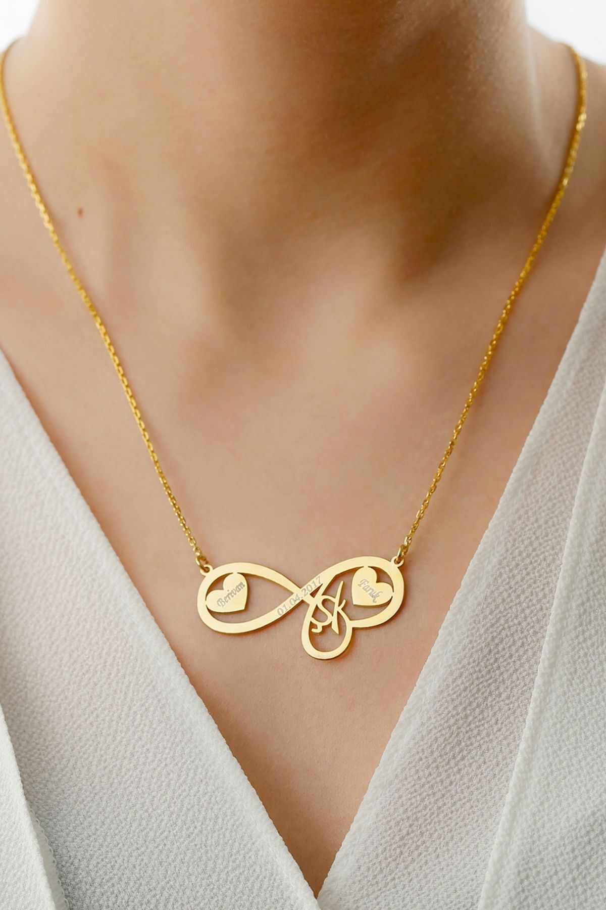 Gümüş Isimli Sonsuz Aşk Kolyesi