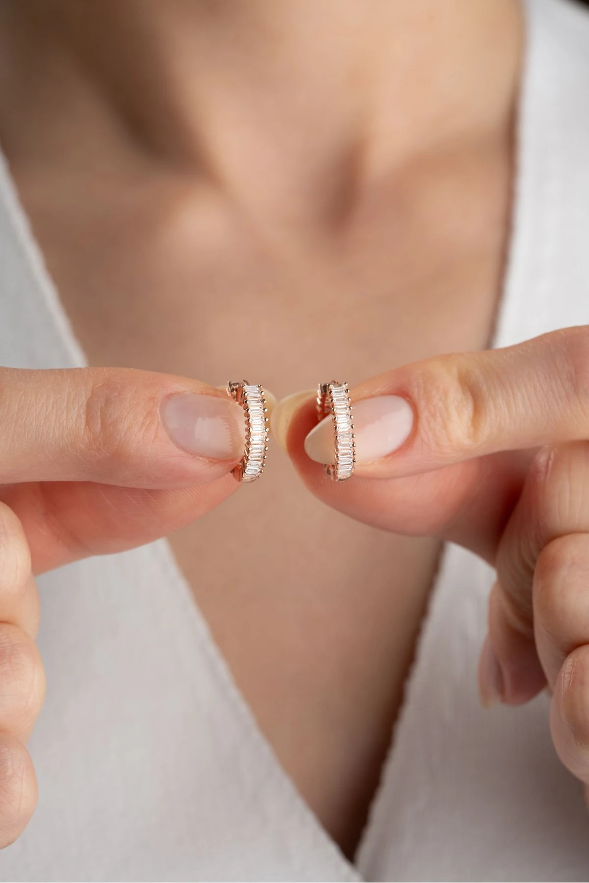 Gümüş Baget Taşlı Halka Küpe