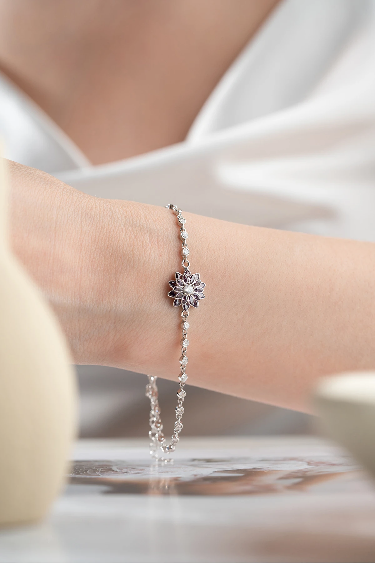 Gümüş Amatist Taşlı Lotus Çiçeği Suyolu Bileklik