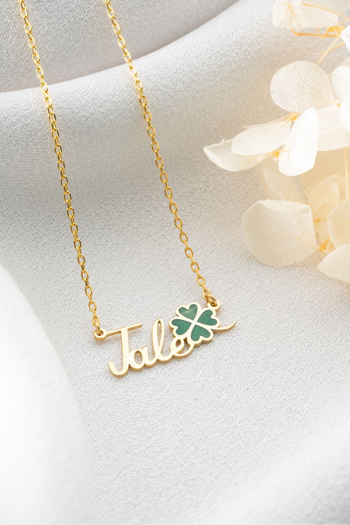 Gümüş İsimli Yonca Kolye