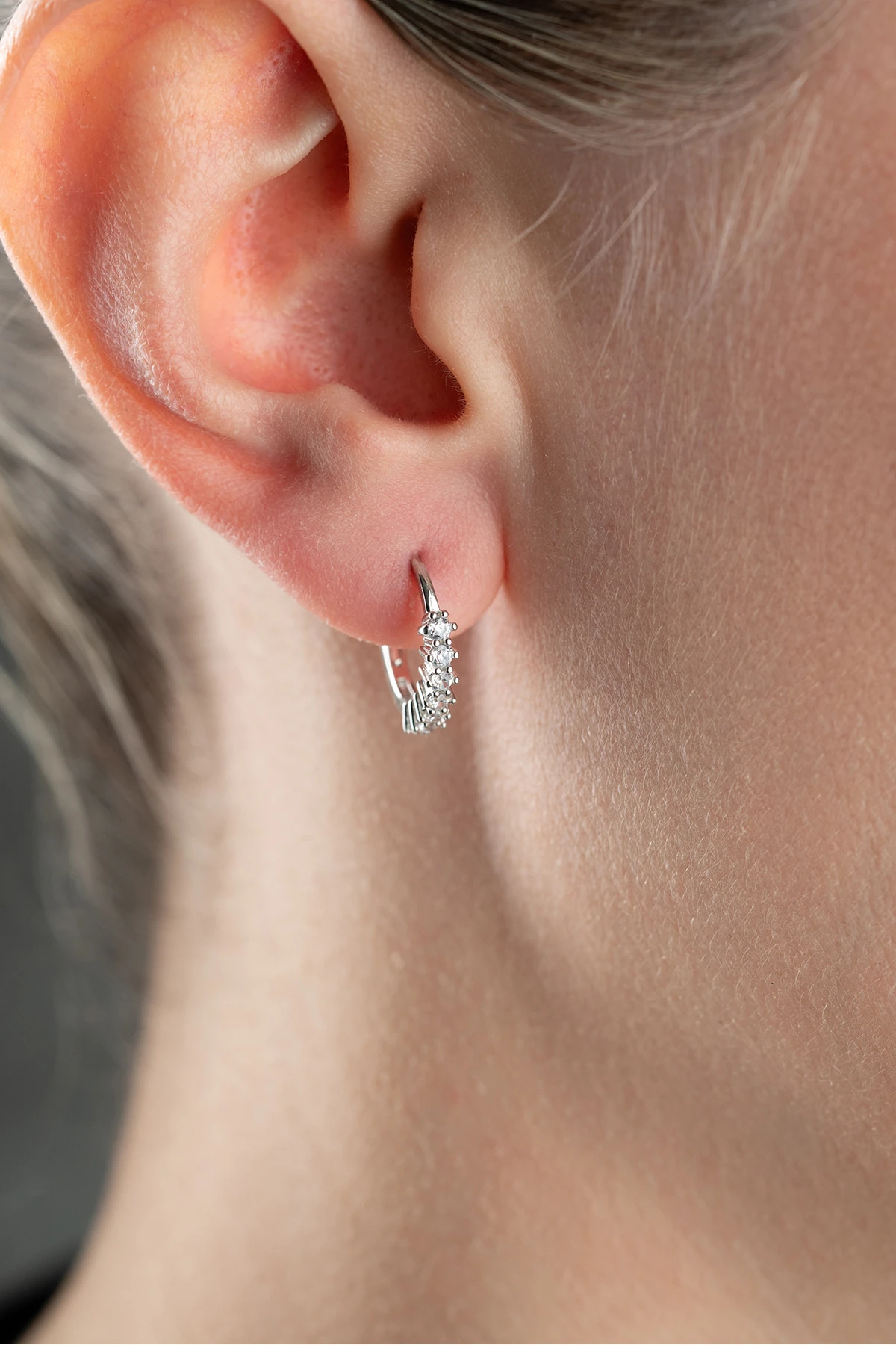 Gümüş Zirkon Taşlı Halka Küpe