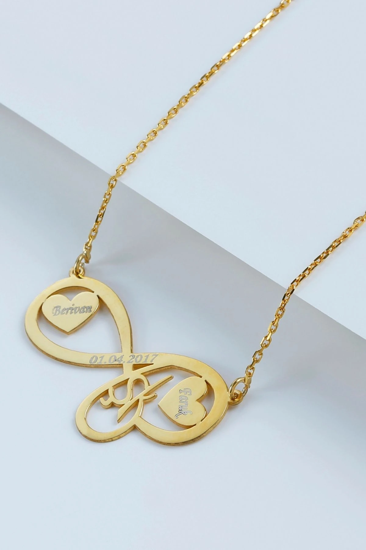 Gümüş Isimli Sonsuz Aşk Kolyesi